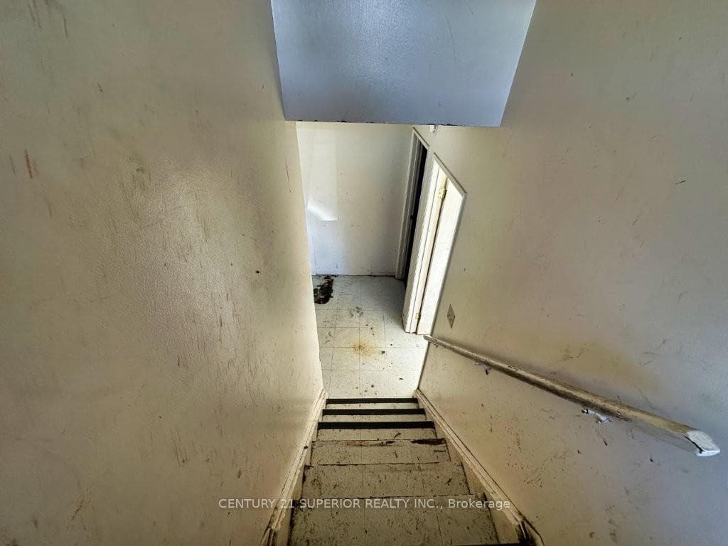 155 Harkness Street photo 25