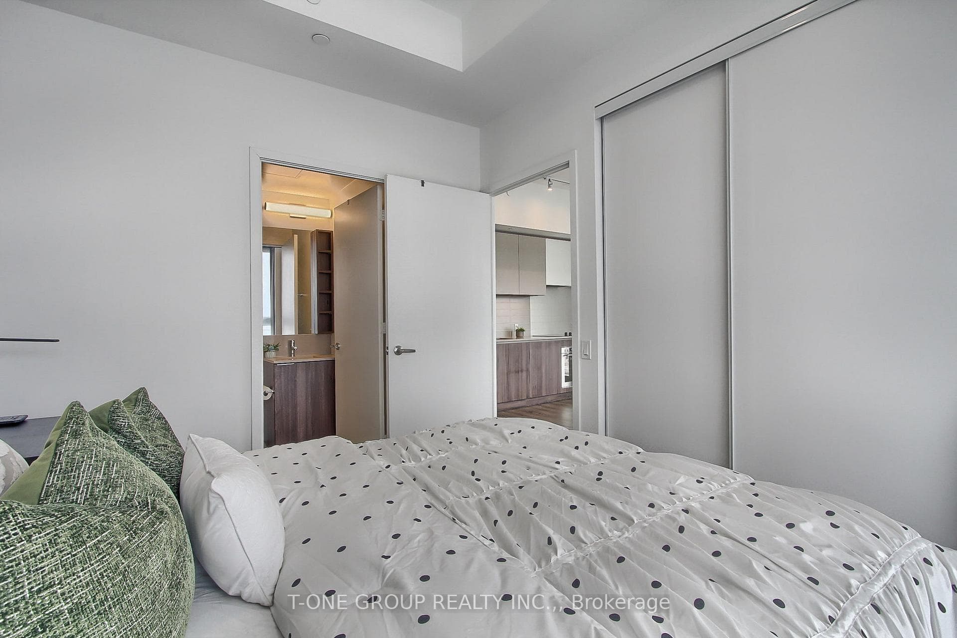 1000 Portage Parkway Unit 2511 photo 21