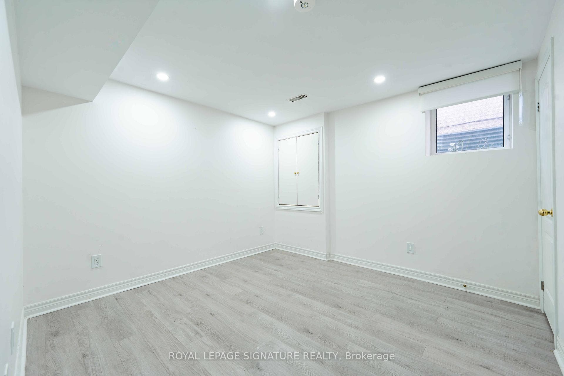 4742 Creditview Road photo 16