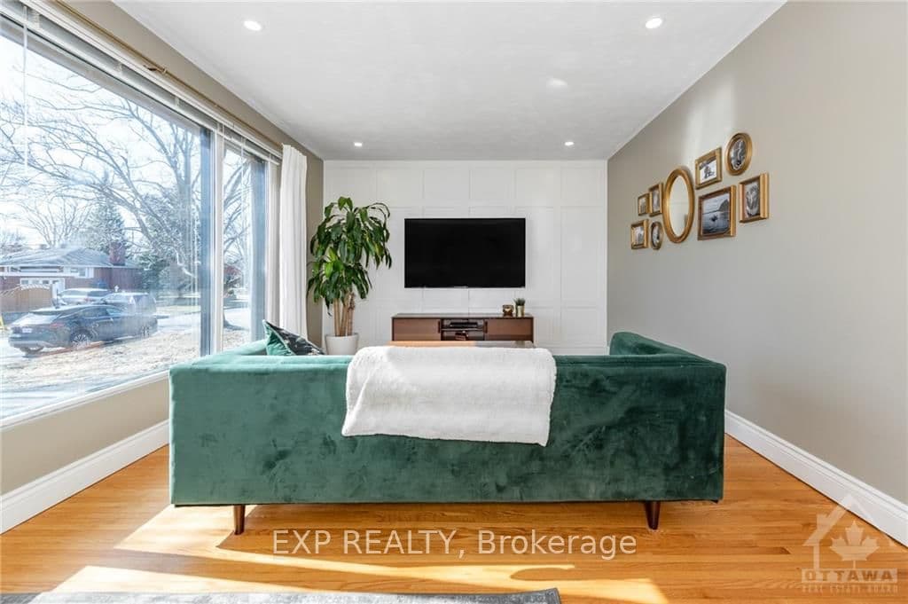 2297 ELMIRA Drive photo 9