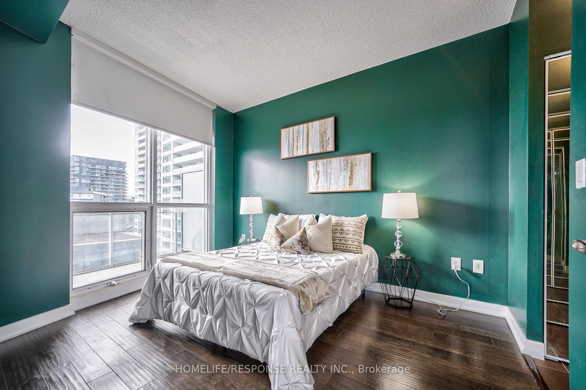 38 DAN LECKIE Way Unit 1701 photo 18