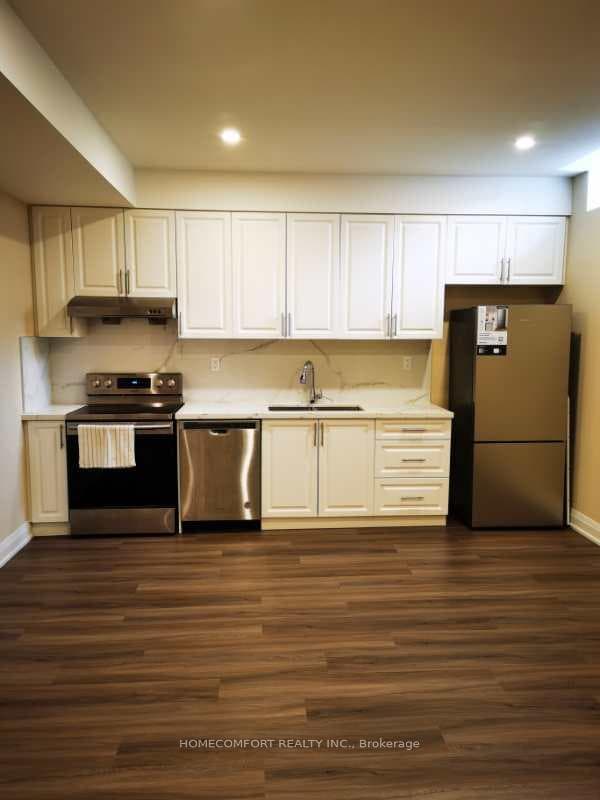 111 Mitchell Place photo 5