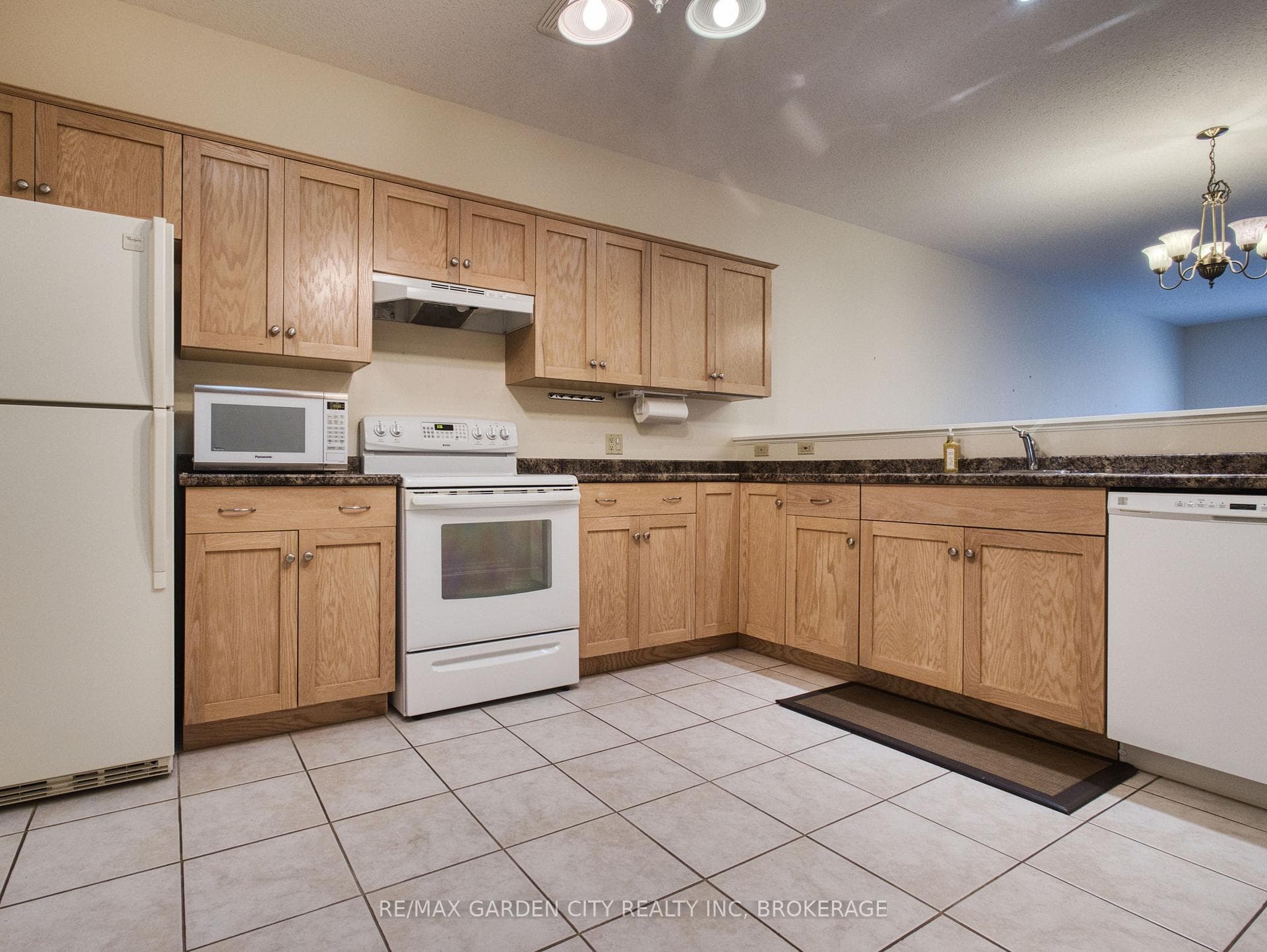 39 Vintners Lane photo 12