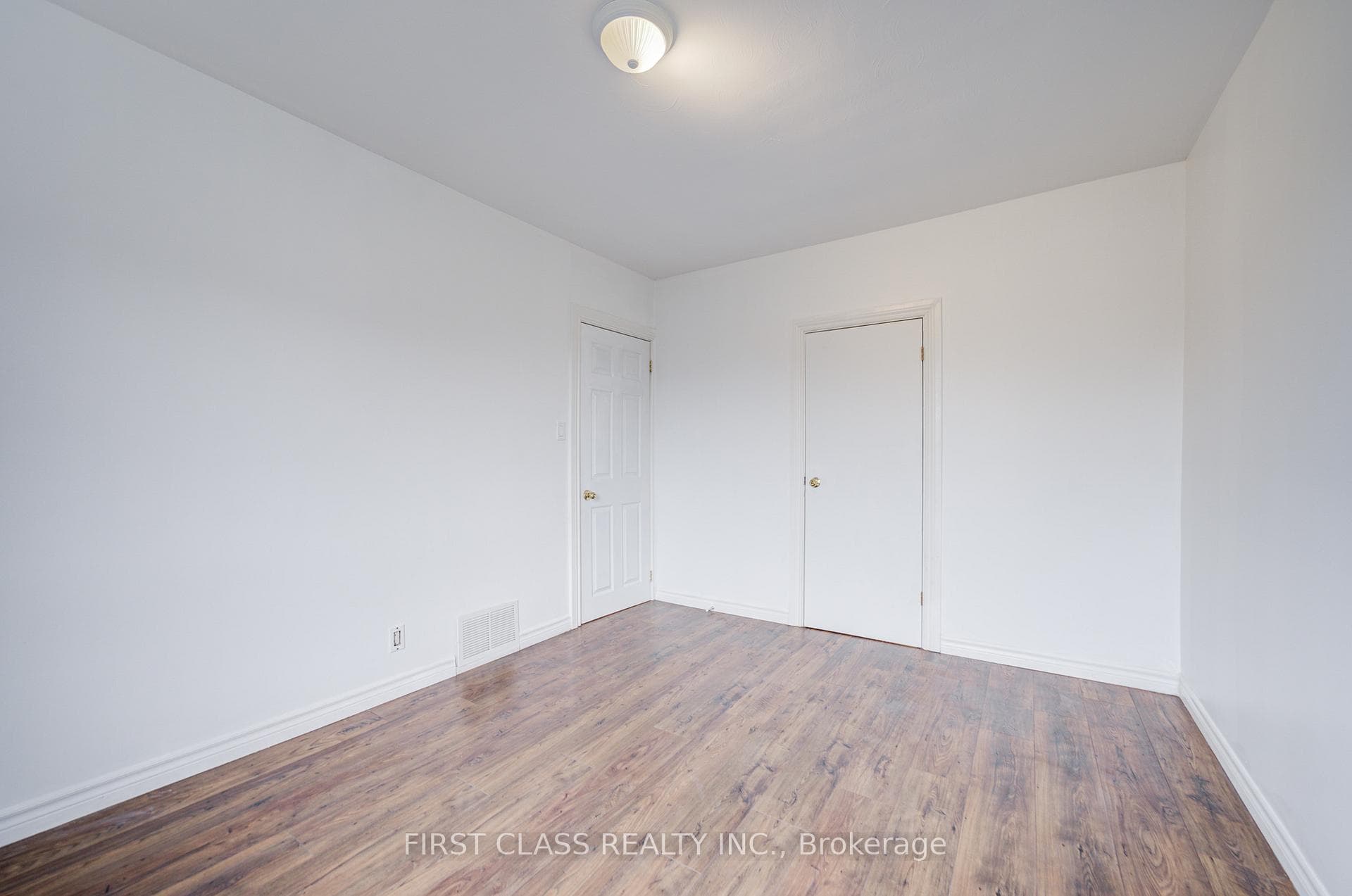 11 Greenaway Avenue photo 15