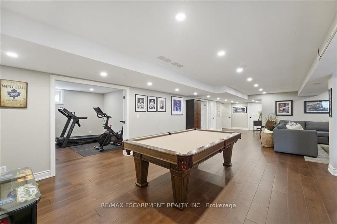 242 JULIA Drive photo 37