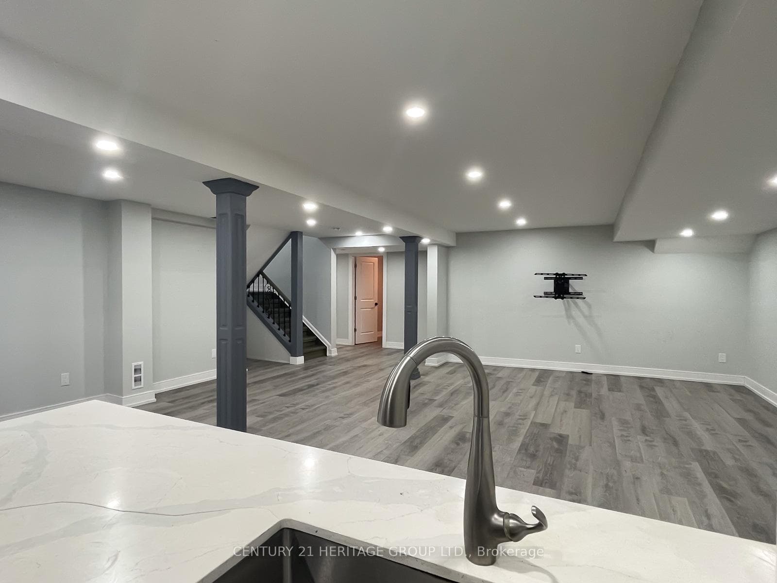 69 Greenwood Road photo 19