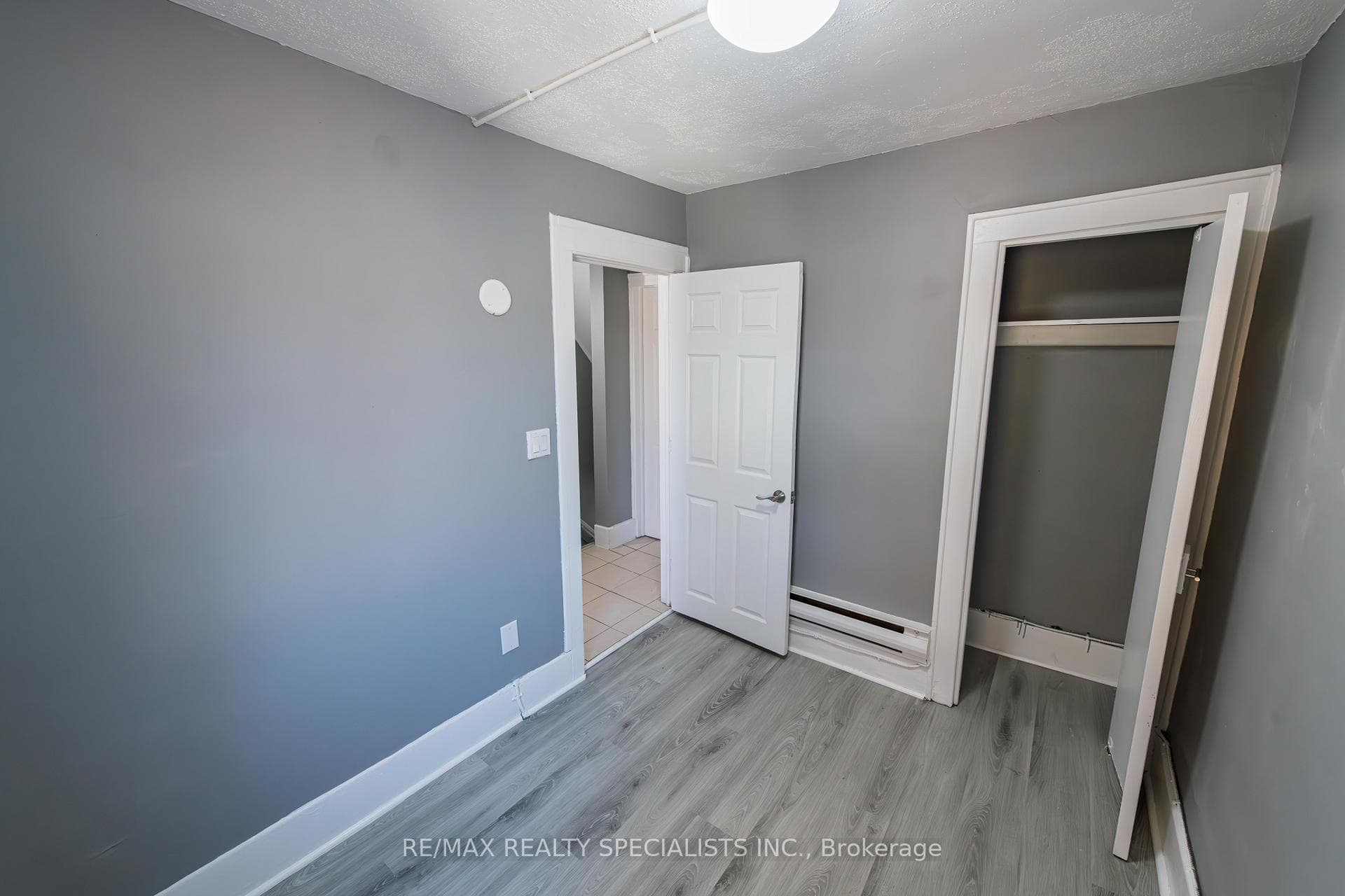 332 Elm Avenue photo 11
