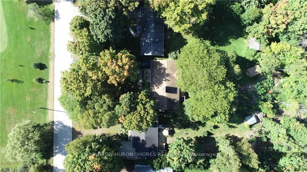 230 TYENDINAGA Drive photo 45
