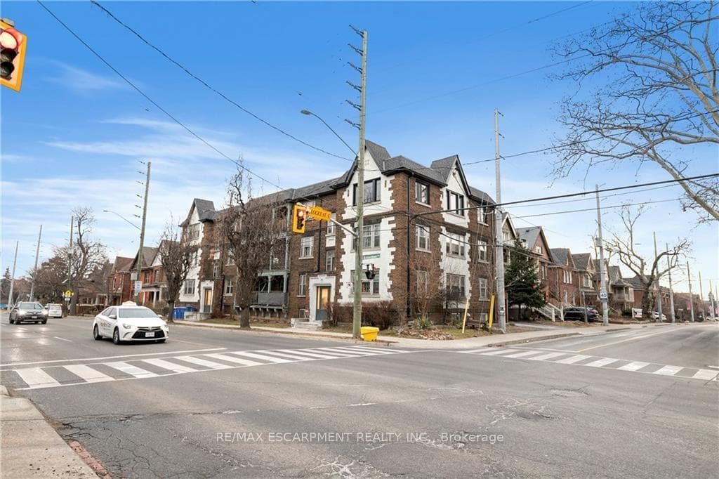 316 ABERDEEN Avenue Unit 11 photo 1