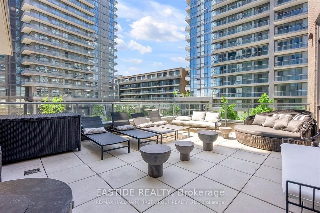 56 Forest Manor Road Unit 301 photo 21