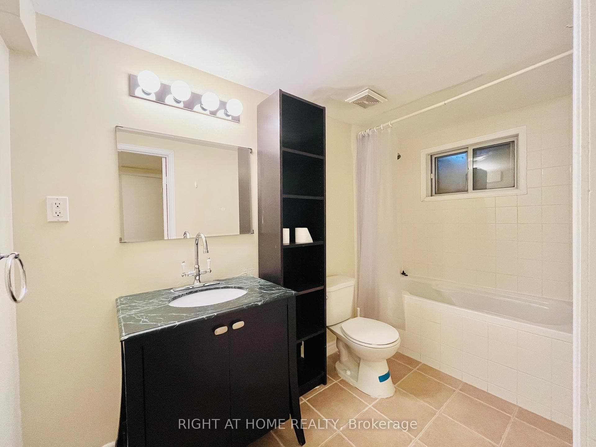 73 Laureleaf Road photo 32