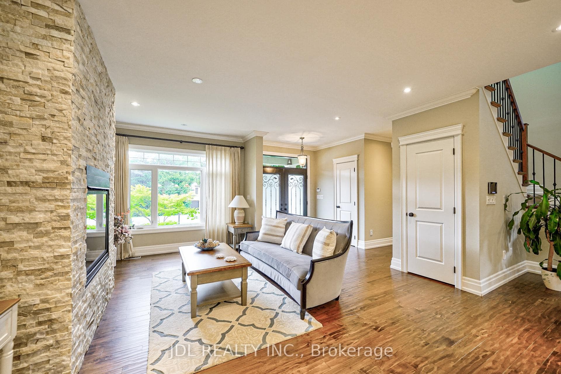 454 Valley Drive photo 5