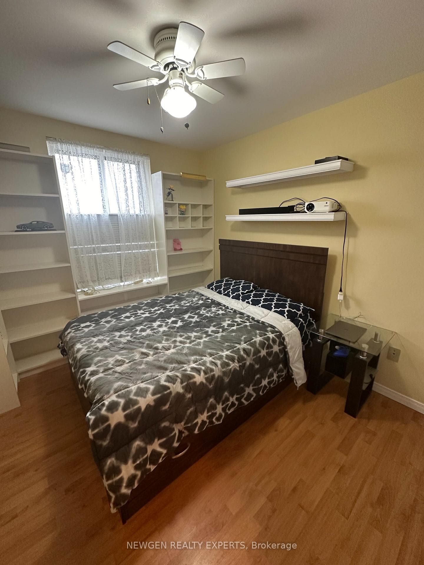 334 Queen Mary Road Unit 112 photo 8