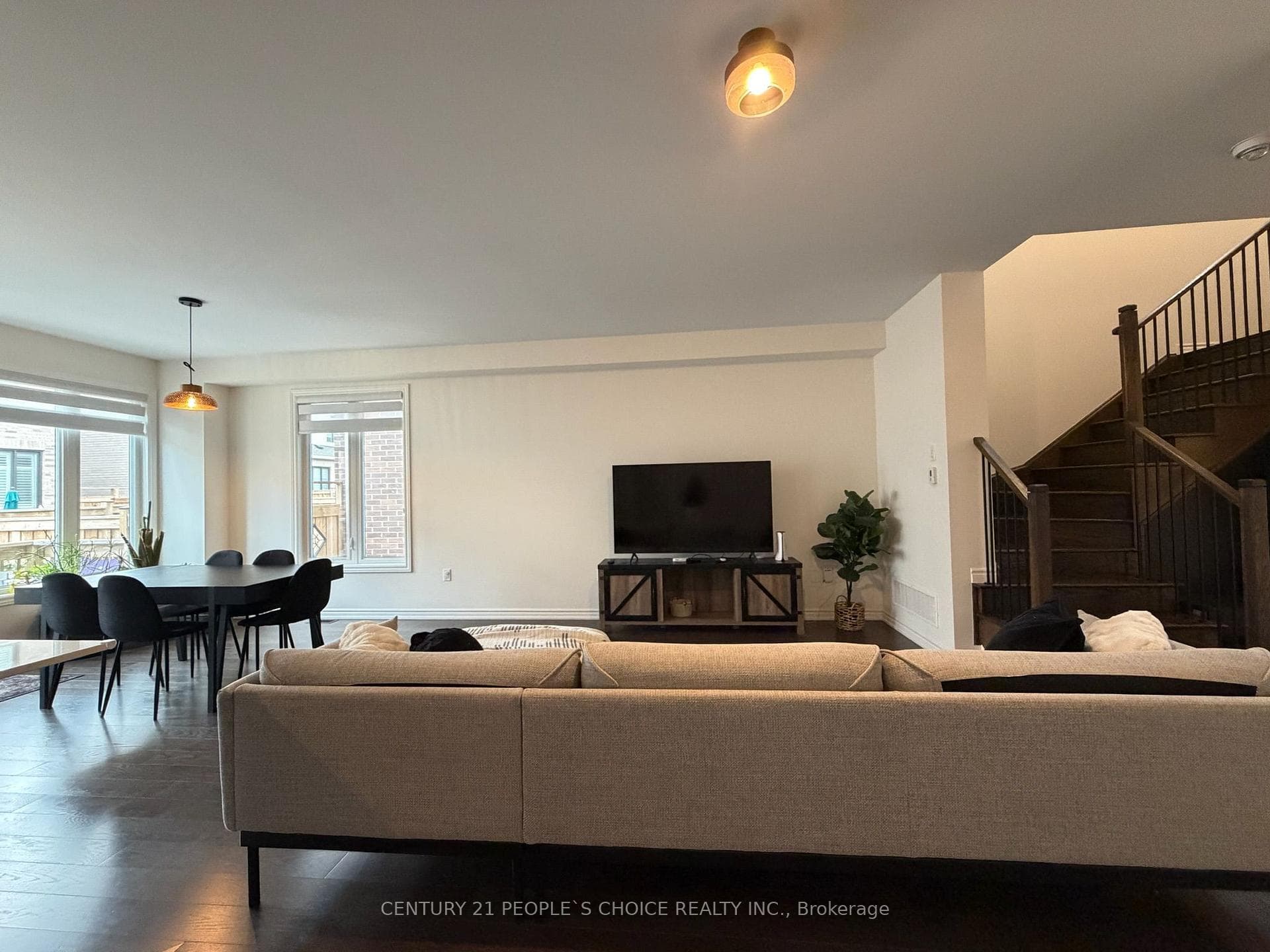 487 Bergamot Avenue photo 13