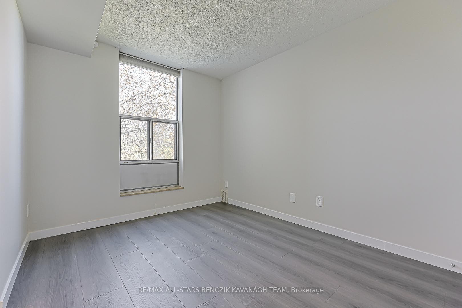 20 Fashion Roseway N/A Unit 408 photo 14