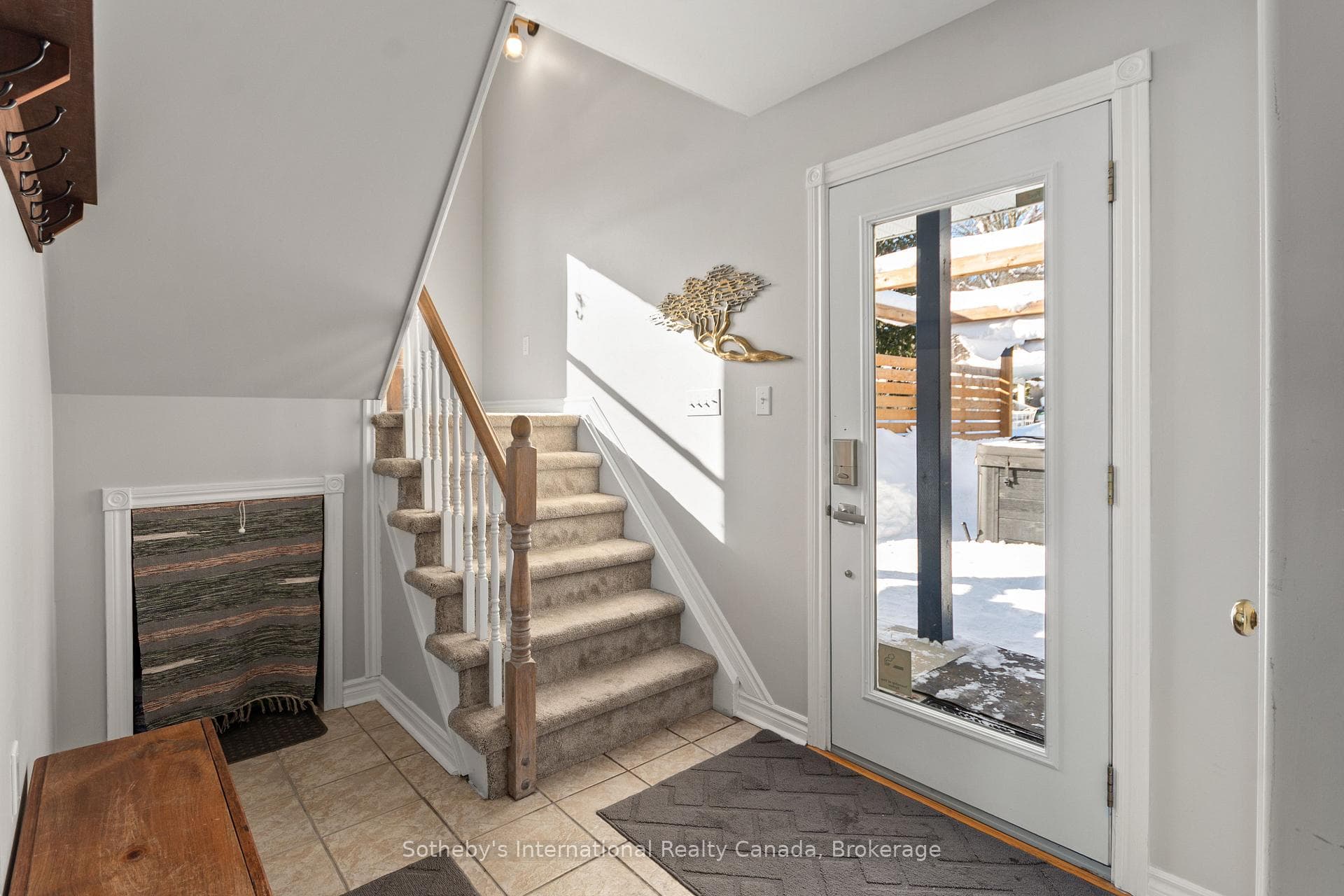 604 CHAMPLAIN Road photo 24