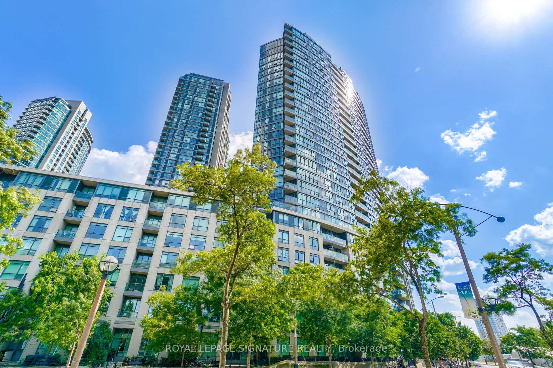 231 Fort York Boulevard Unit 729 photo 2
