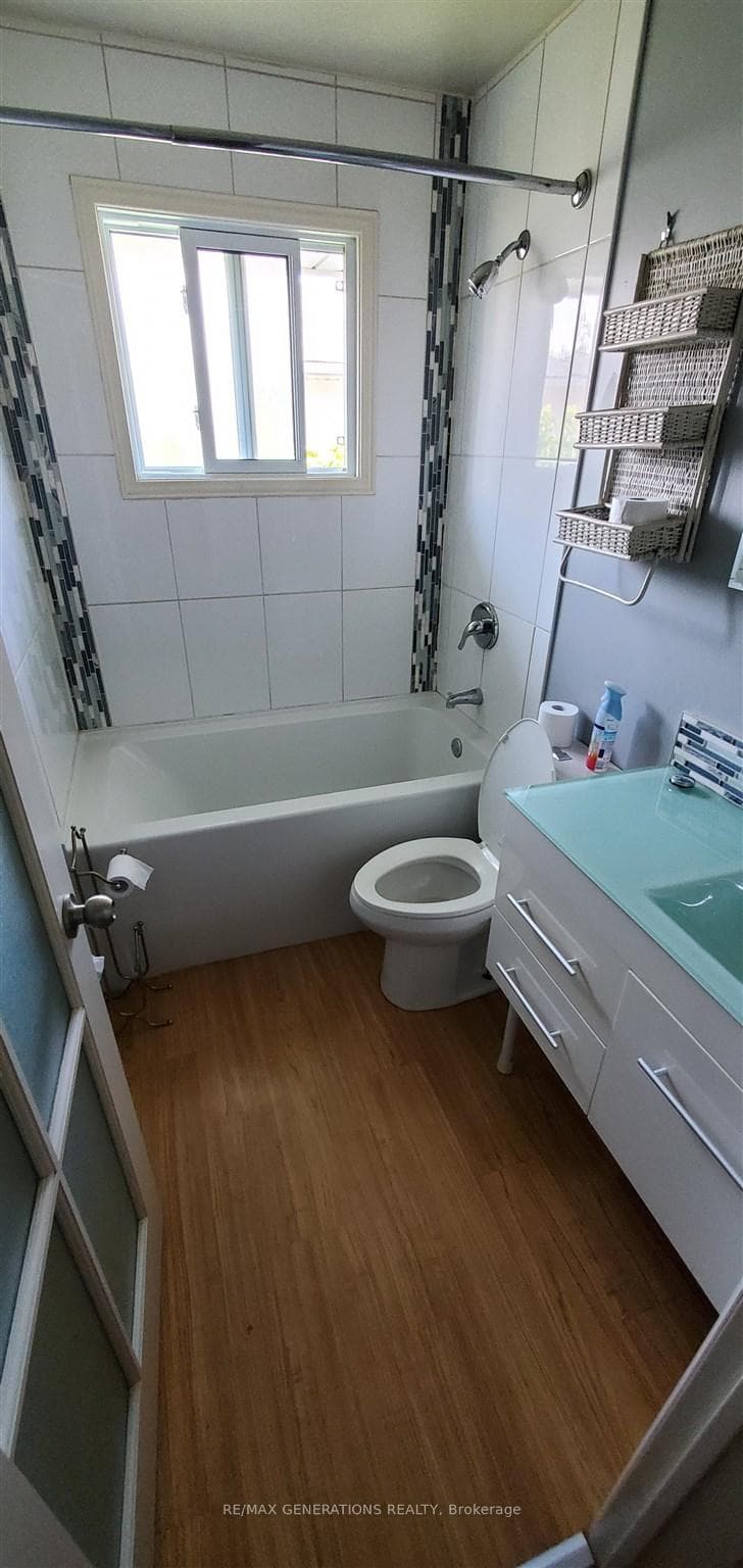 433 Redwood Avenue photo 9