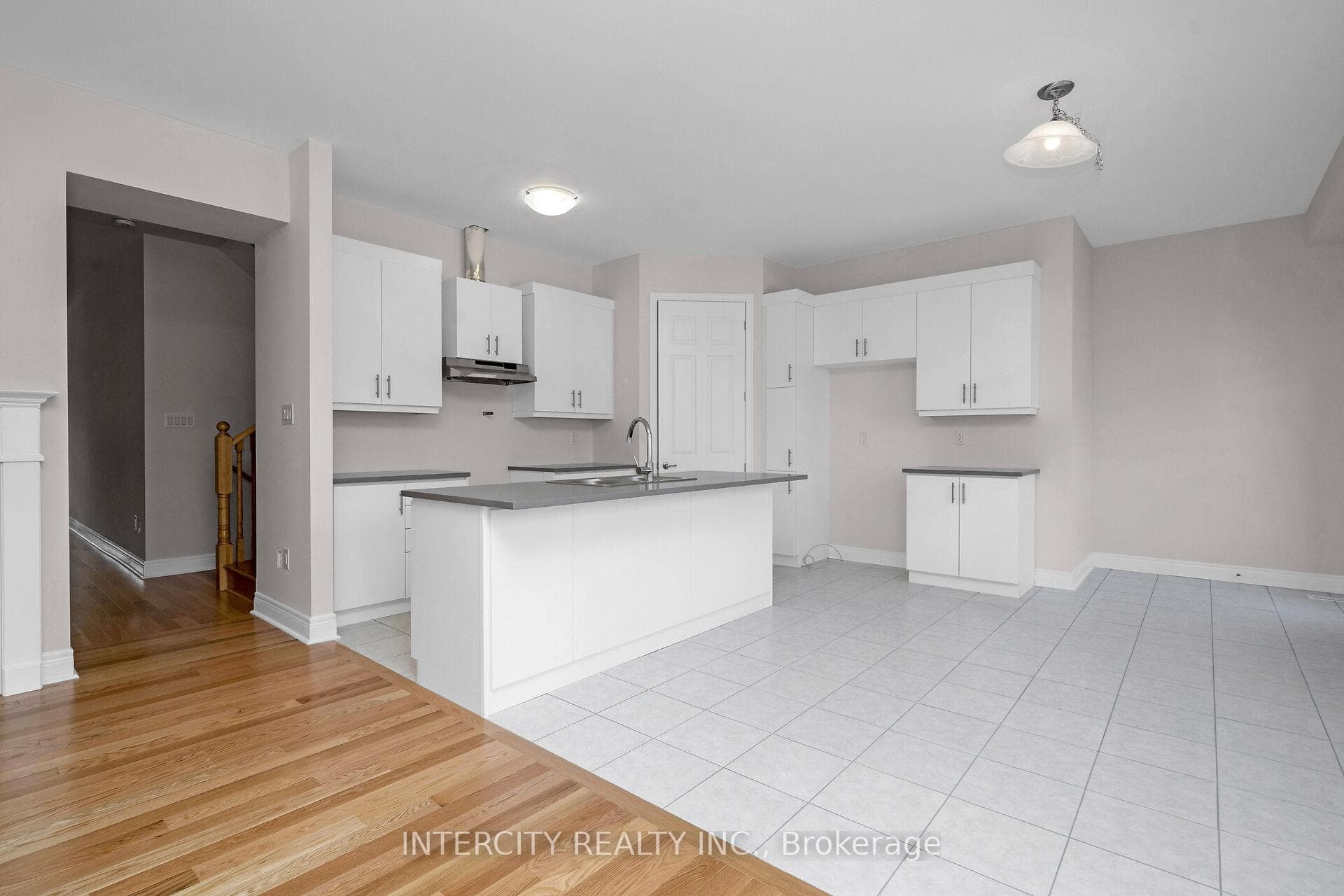 35 Keyworth Crescent photo 6