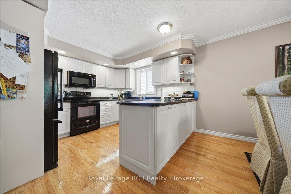 255 2nd Avenue photo 20