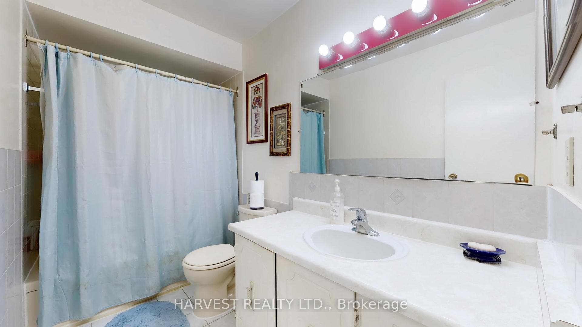 Main level 4 piece bath