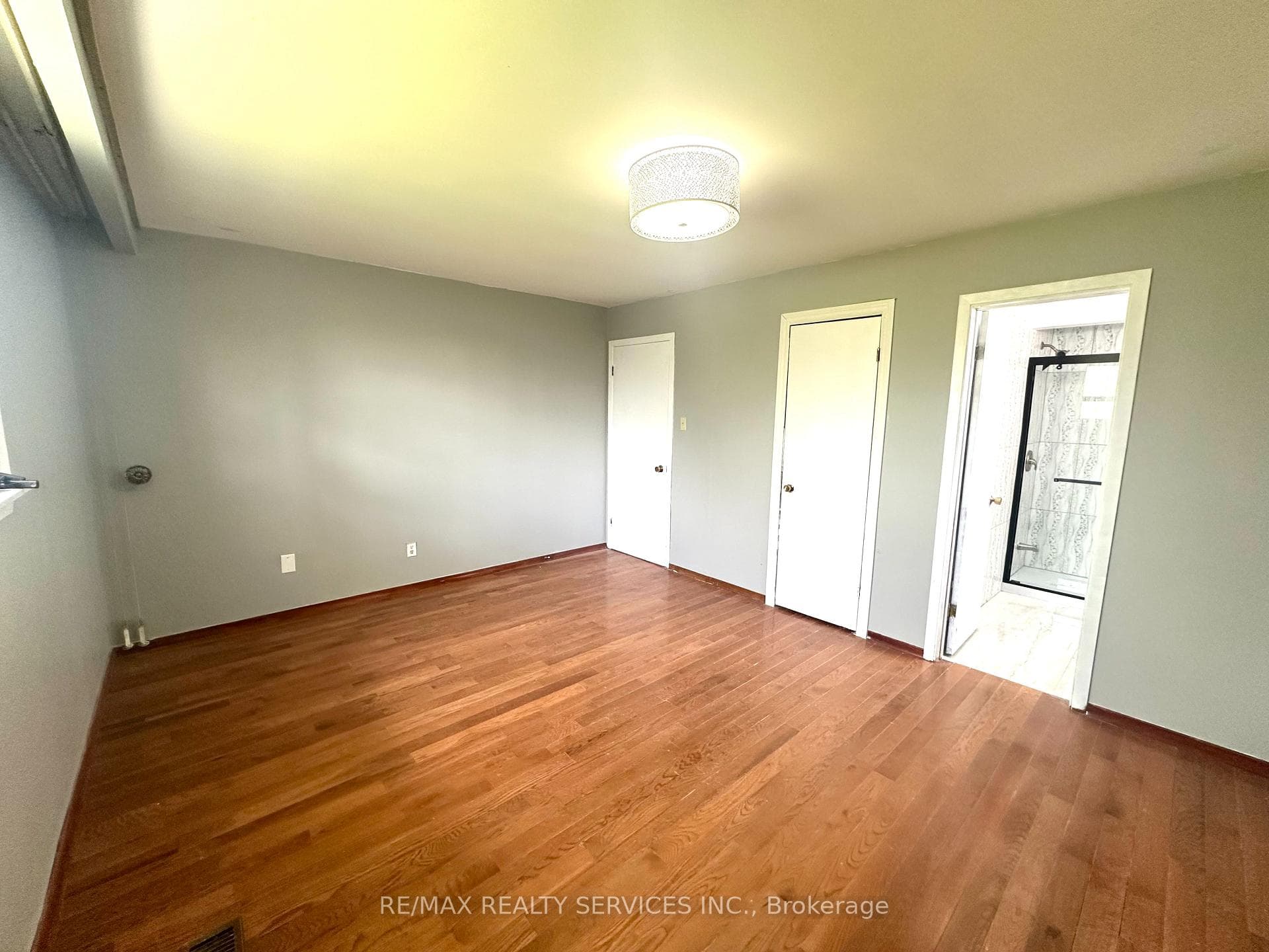 7600 Middleshire Drive Unit Upper photo 13