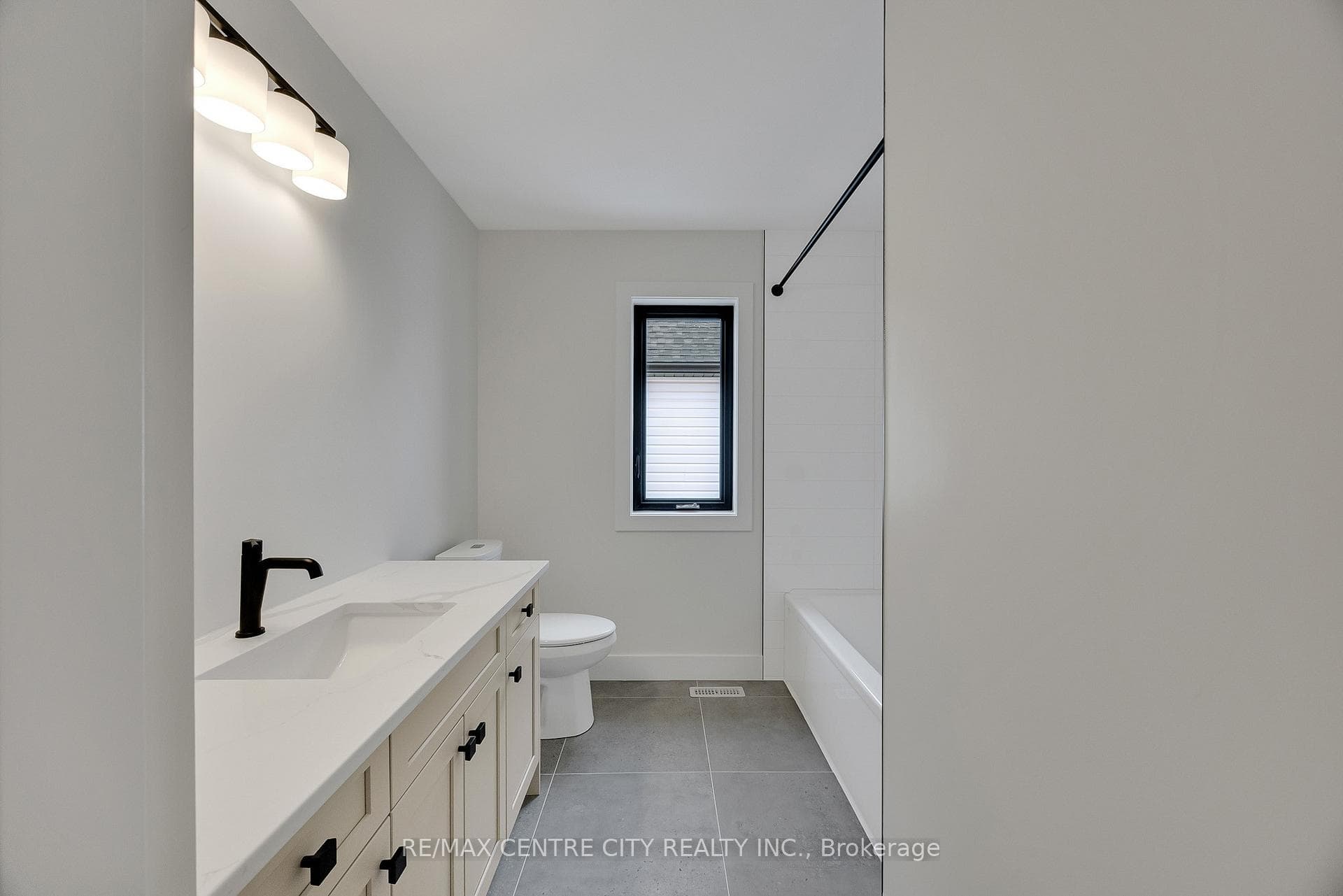 179 Foxborough Place photo 35