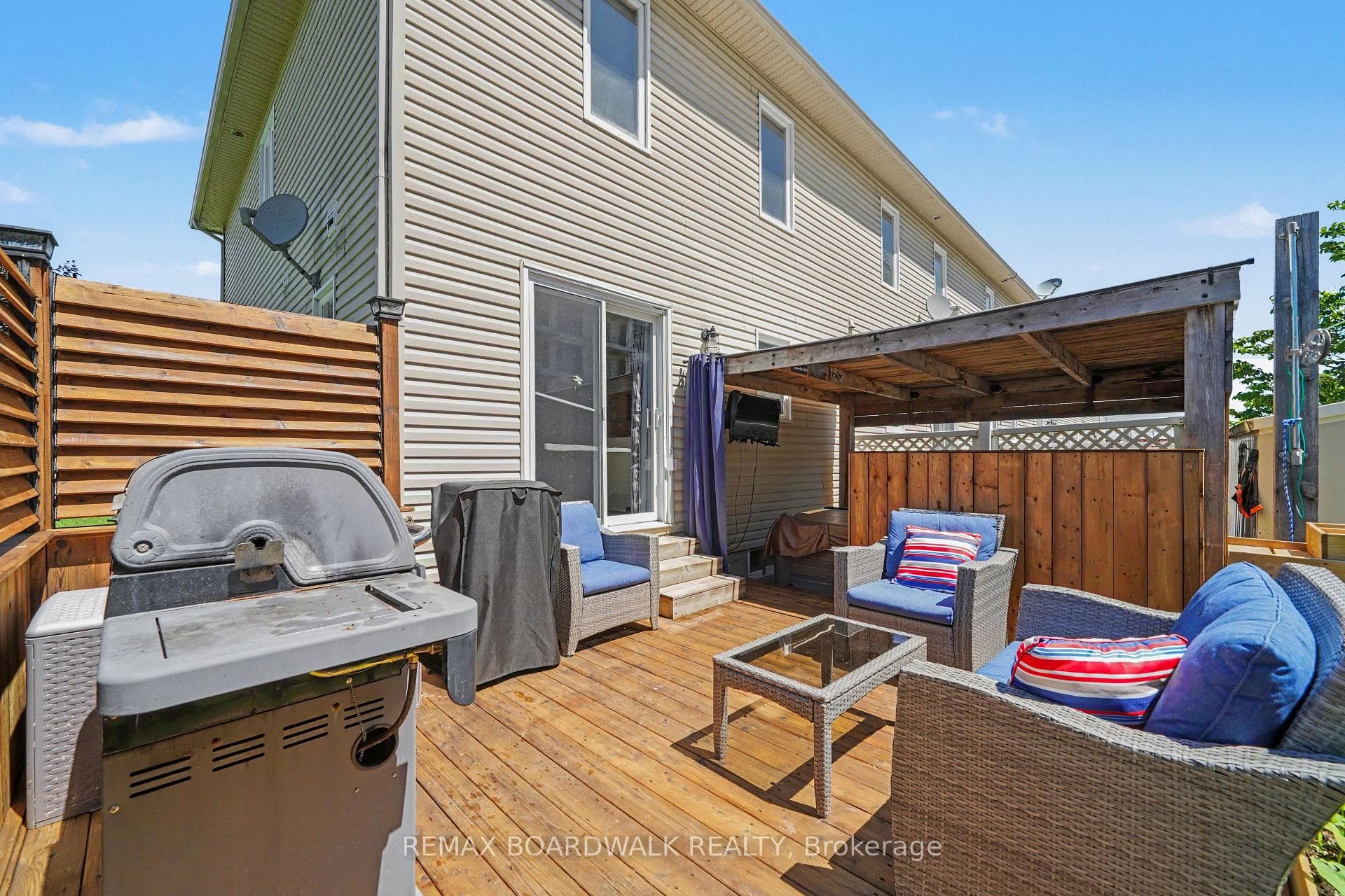 38 Roger Crescent photo 27