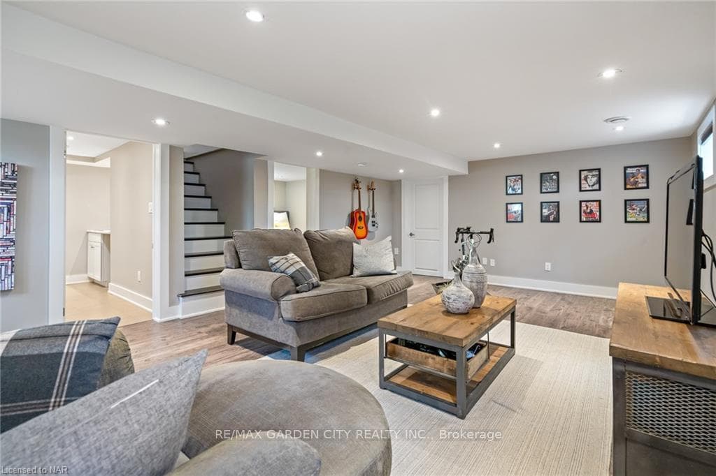 1 Sunnyside Drive photo 20