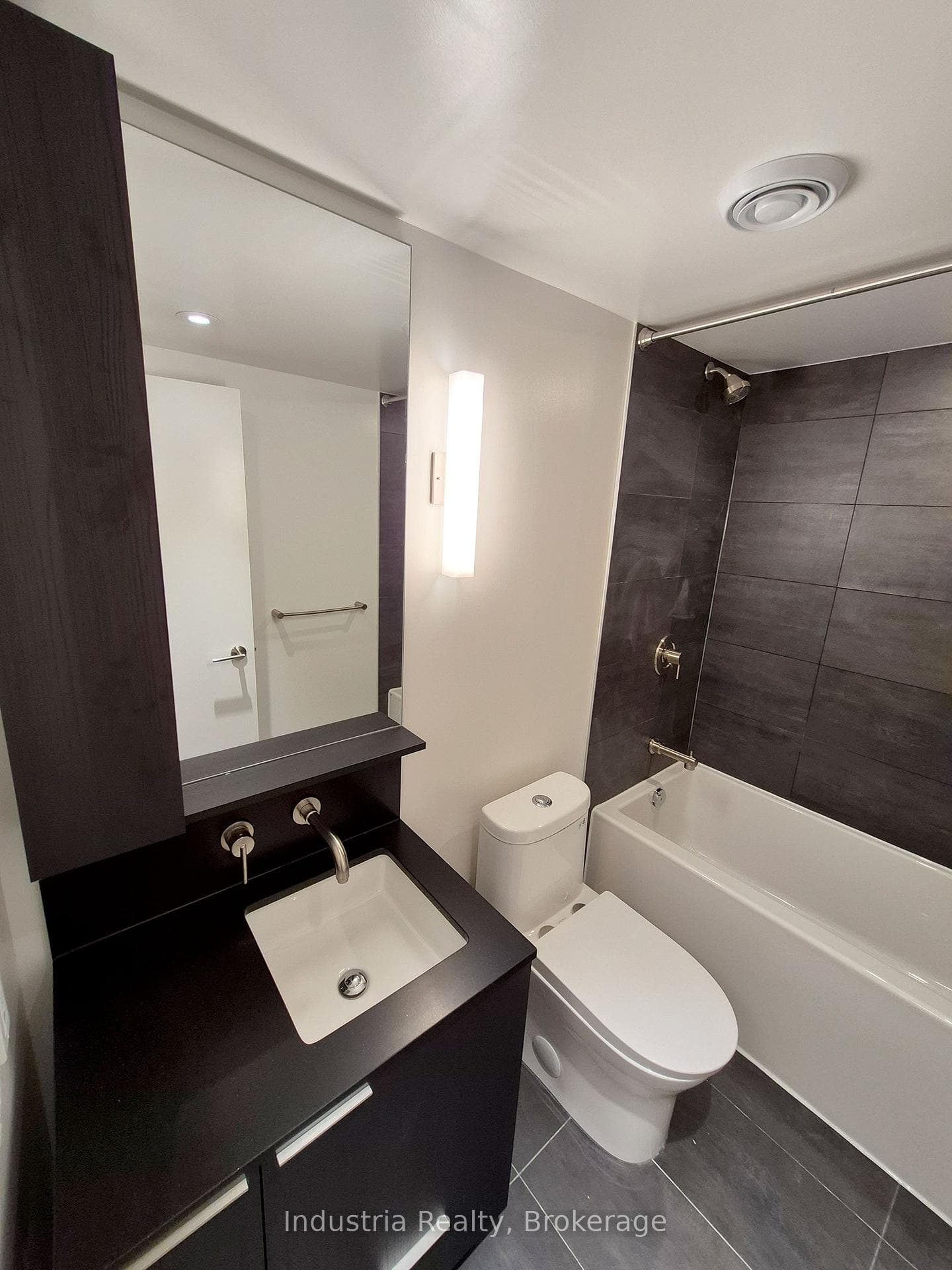 120 Broadway Avenue Unit 816 photo 13