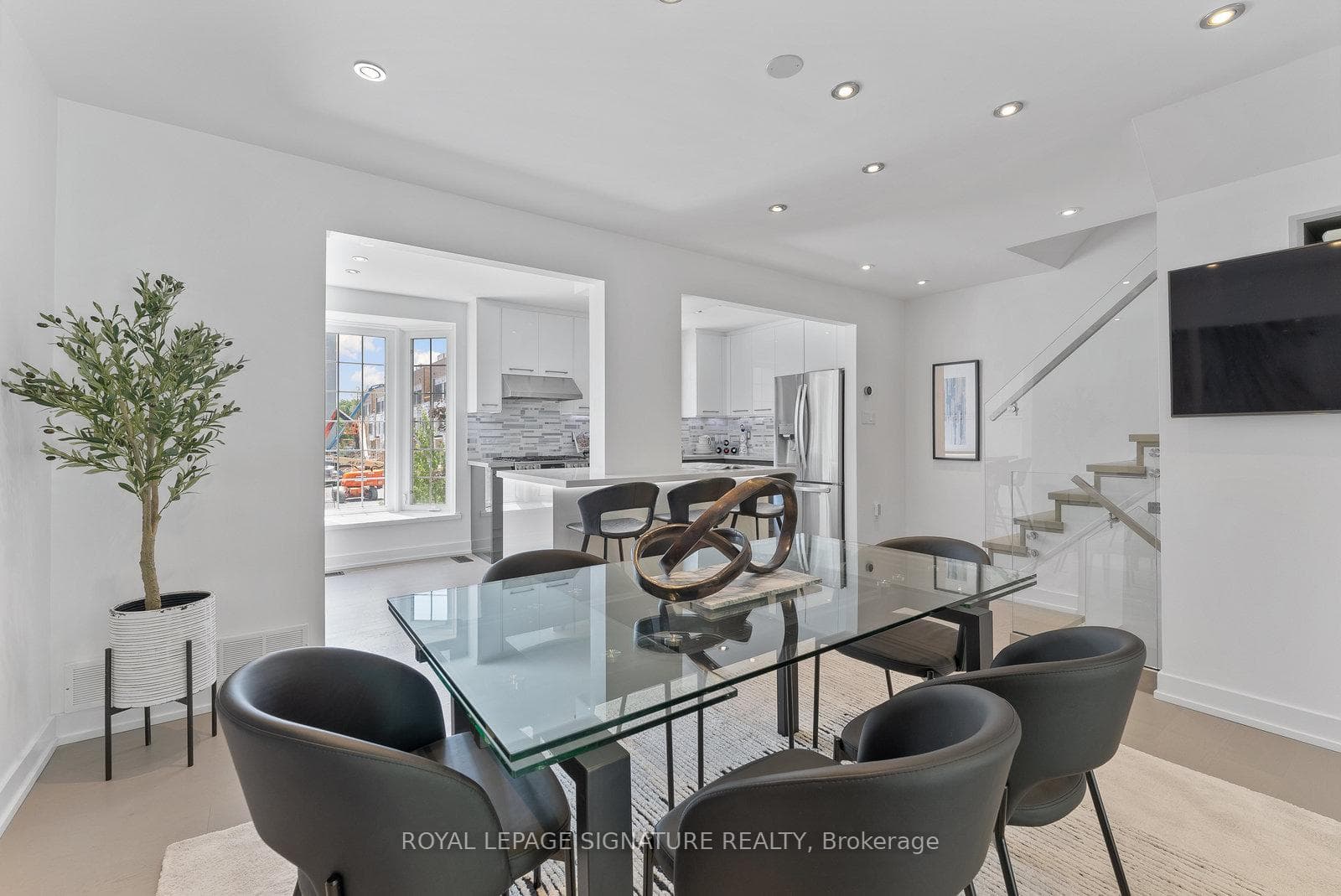 36 Farmstead Road photo 15