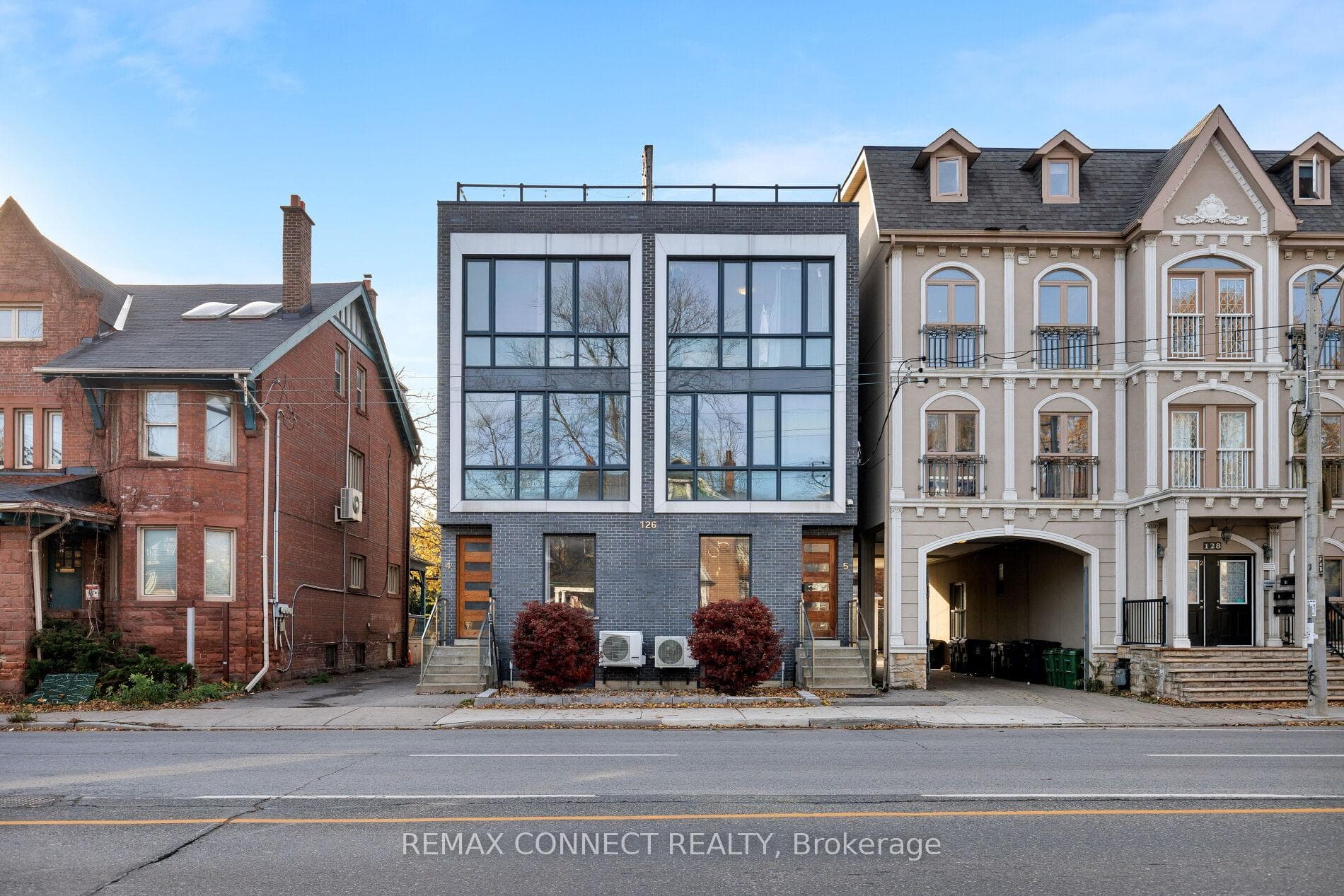 126 Spadina Road Unit TH3 photo 1