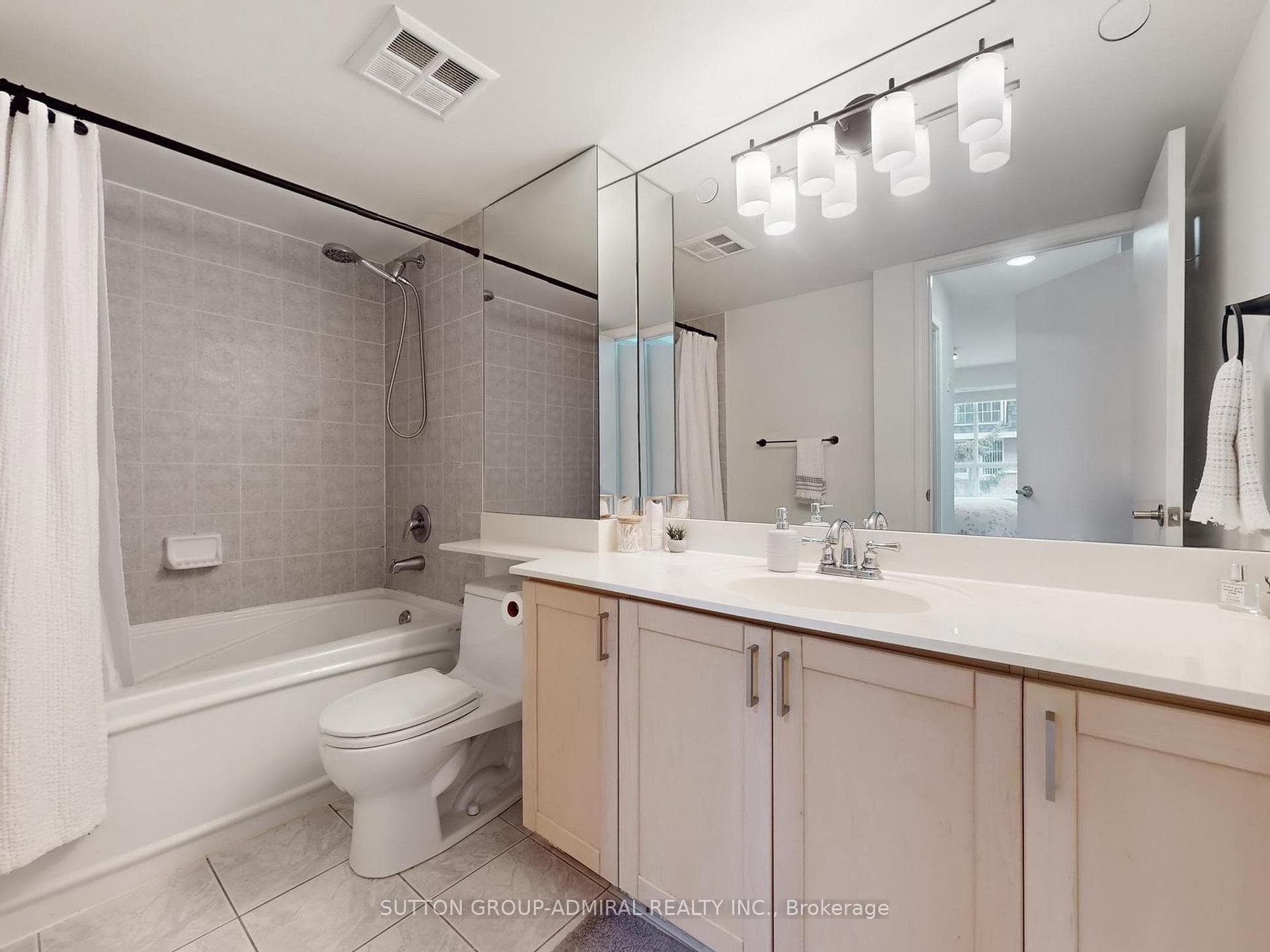 1000 King Street Unit 321 photo 21