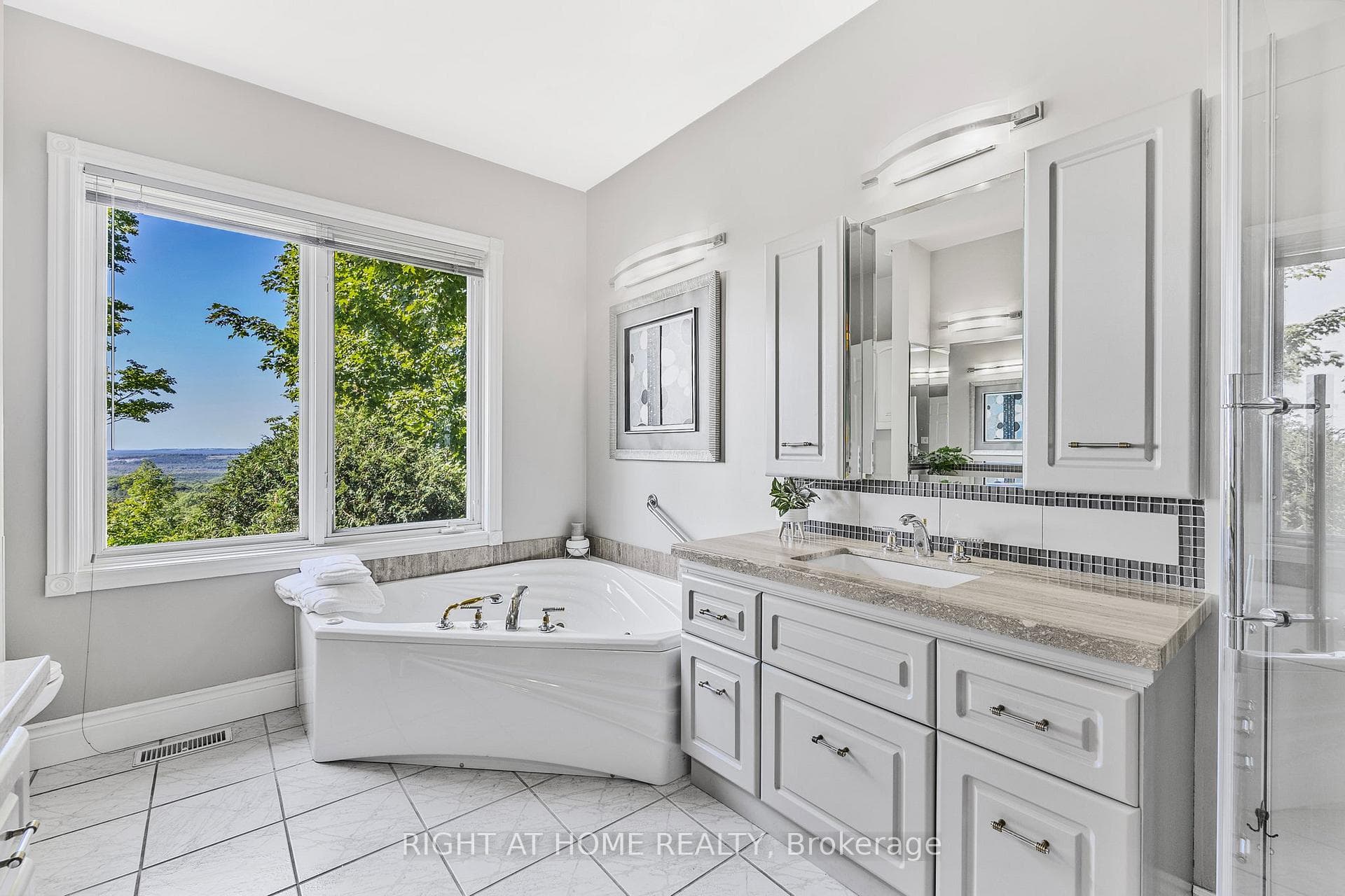 10 Highland Drive photo 17