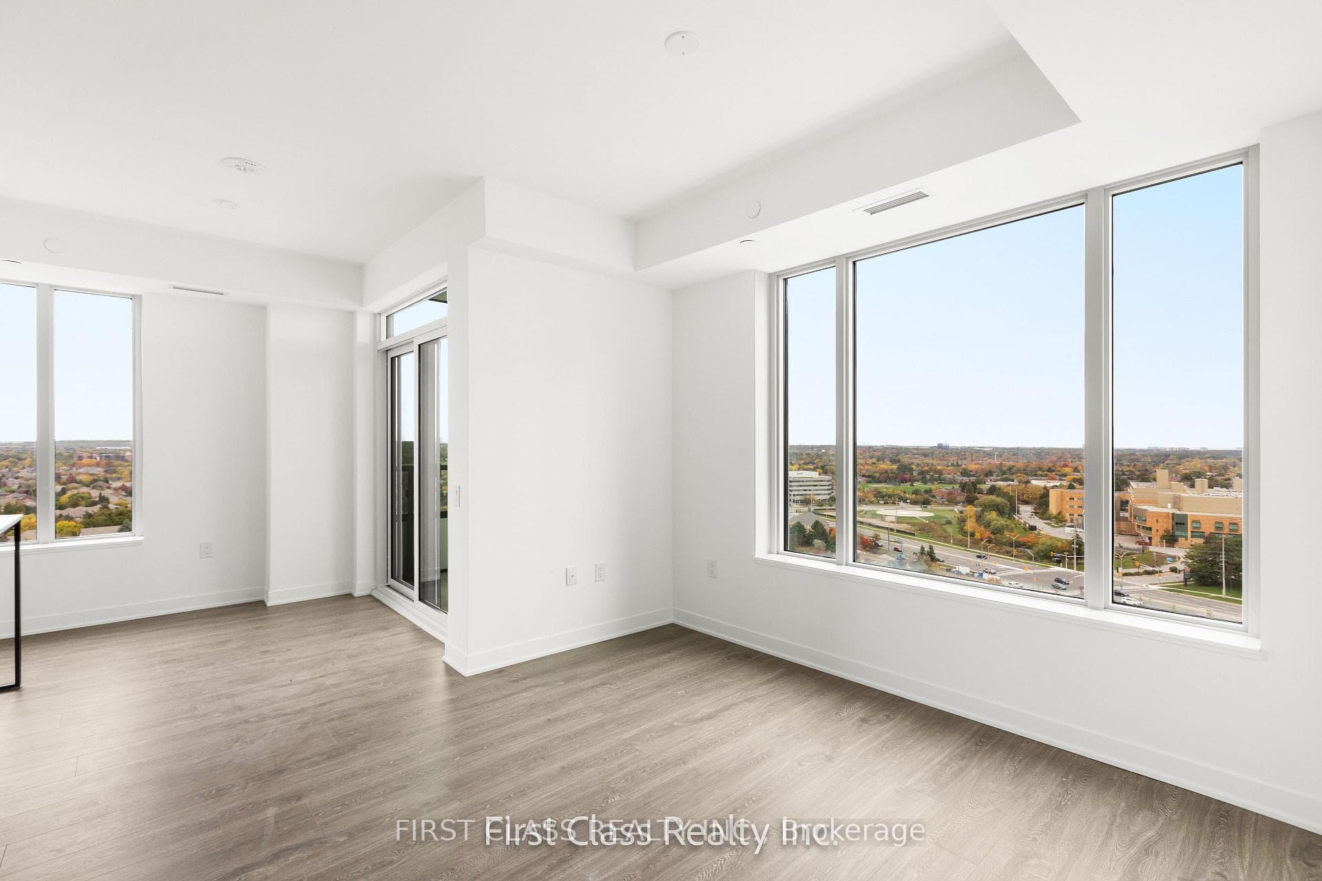 2495 EGLINTON Avenue Unit 1311 photo 10