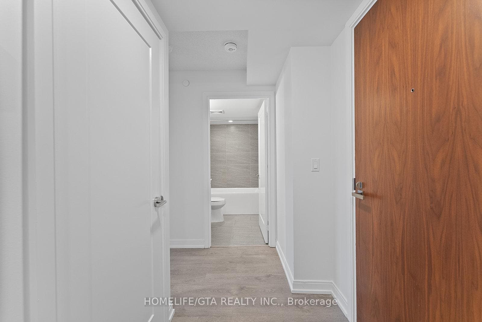 275 Village Green Square Unit 1817 photo 3