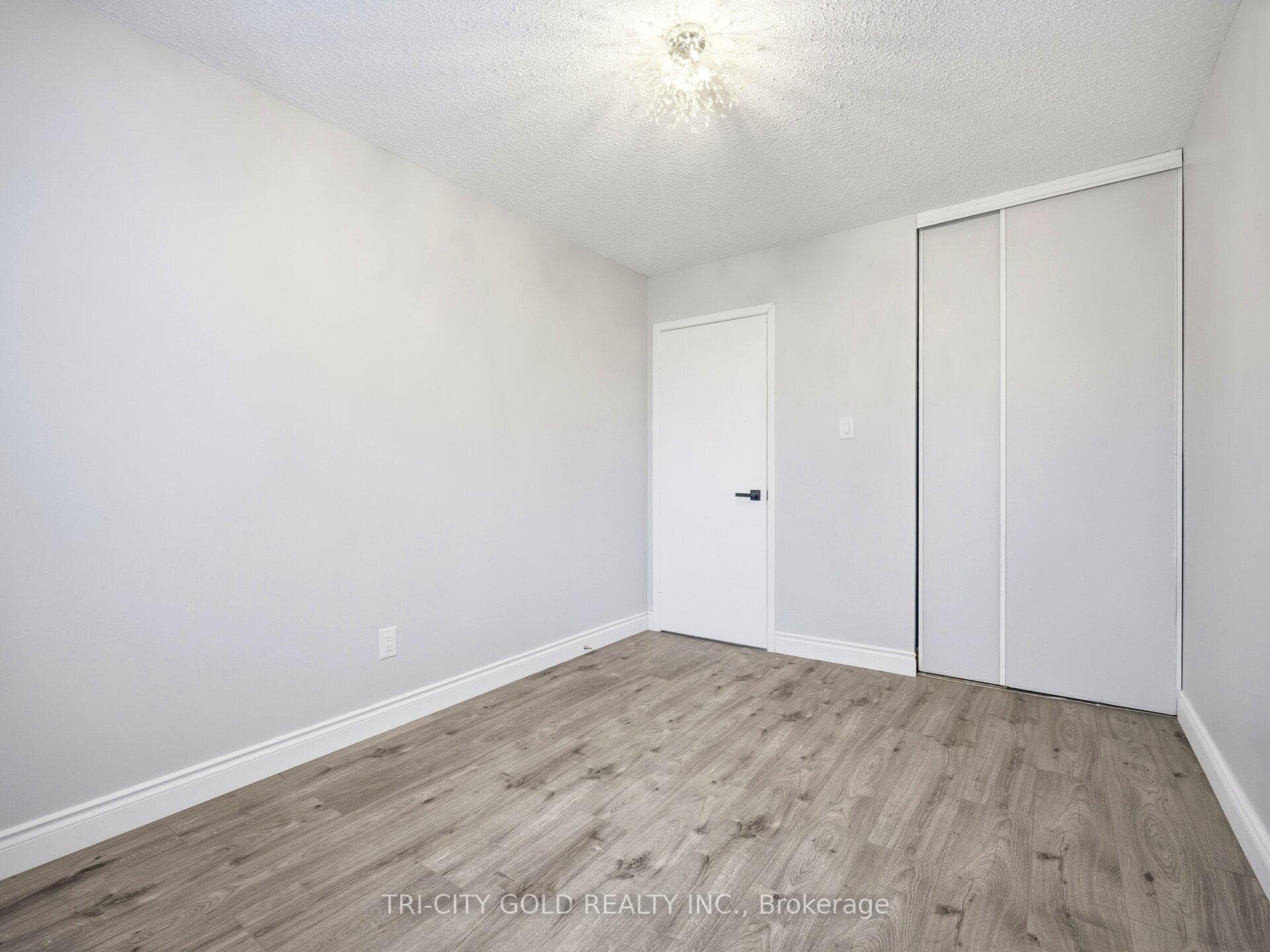 20 Carisbrooke Court Unit 20 photo 25