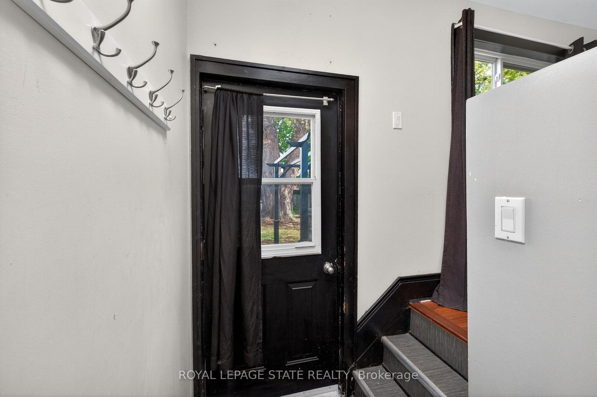 147 Strachan Street photo 23