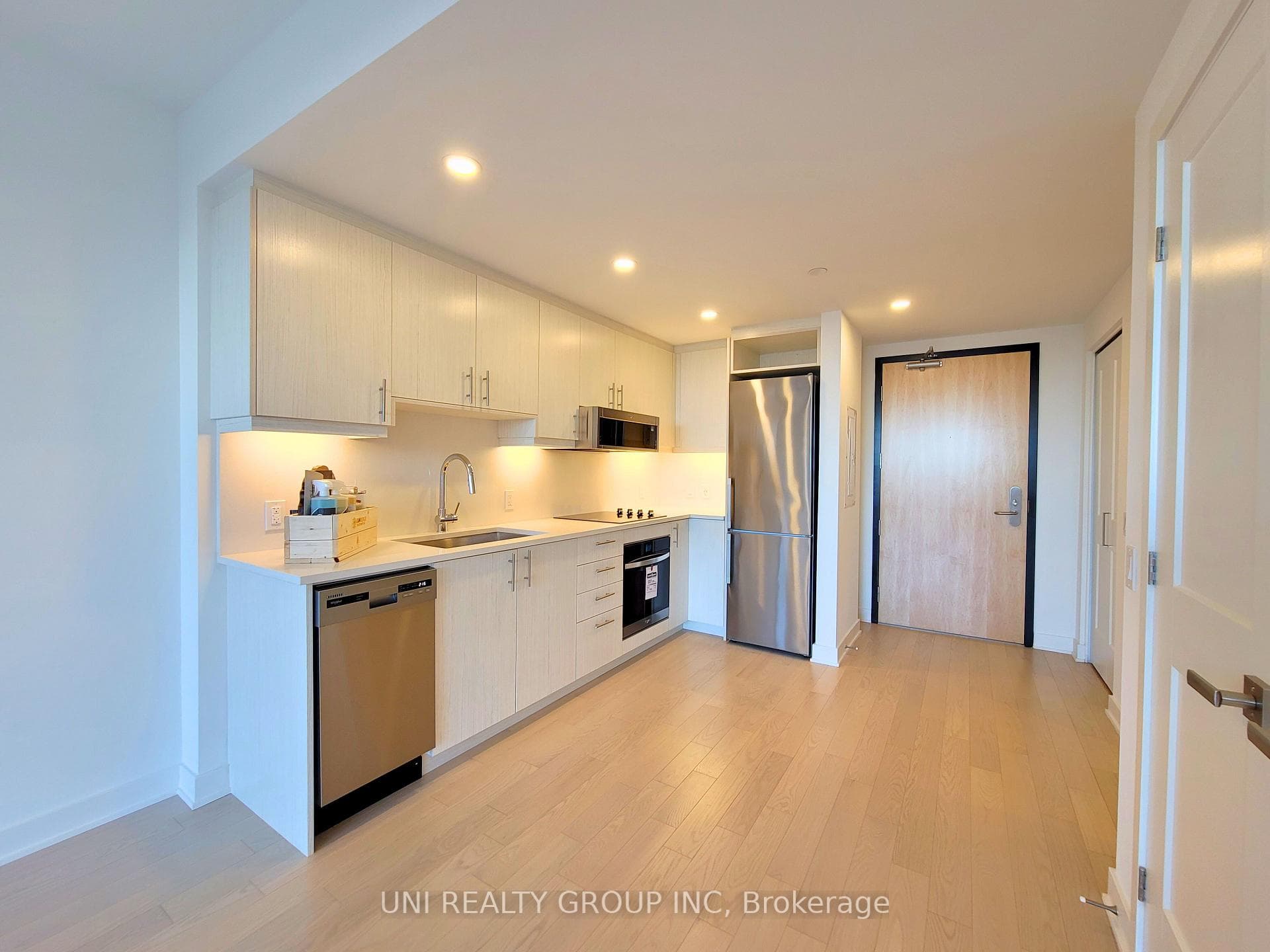 340 QUEEN Street Unit 1503 photo 6