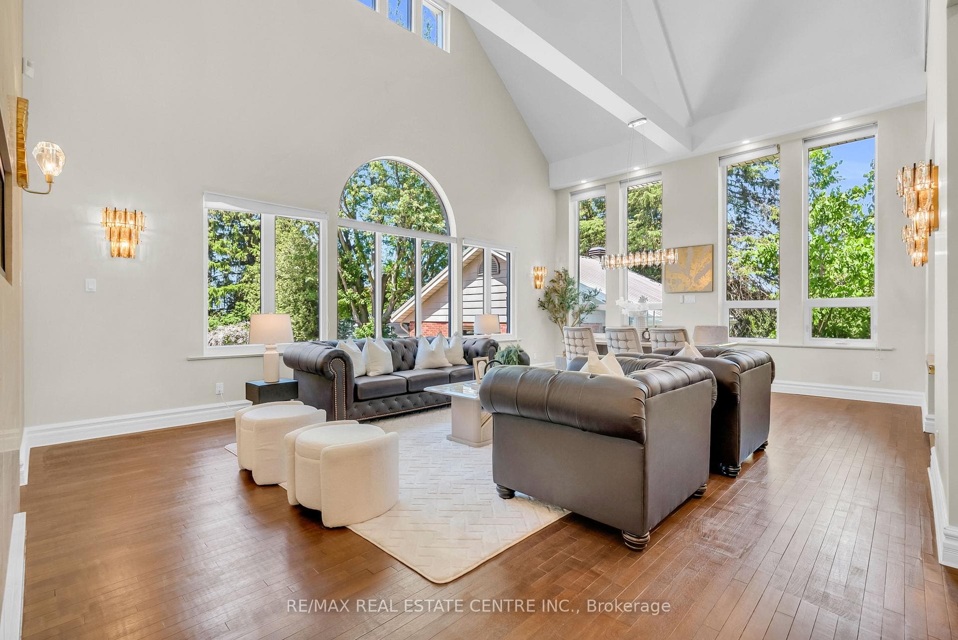 1560 Elgin Road photo 14