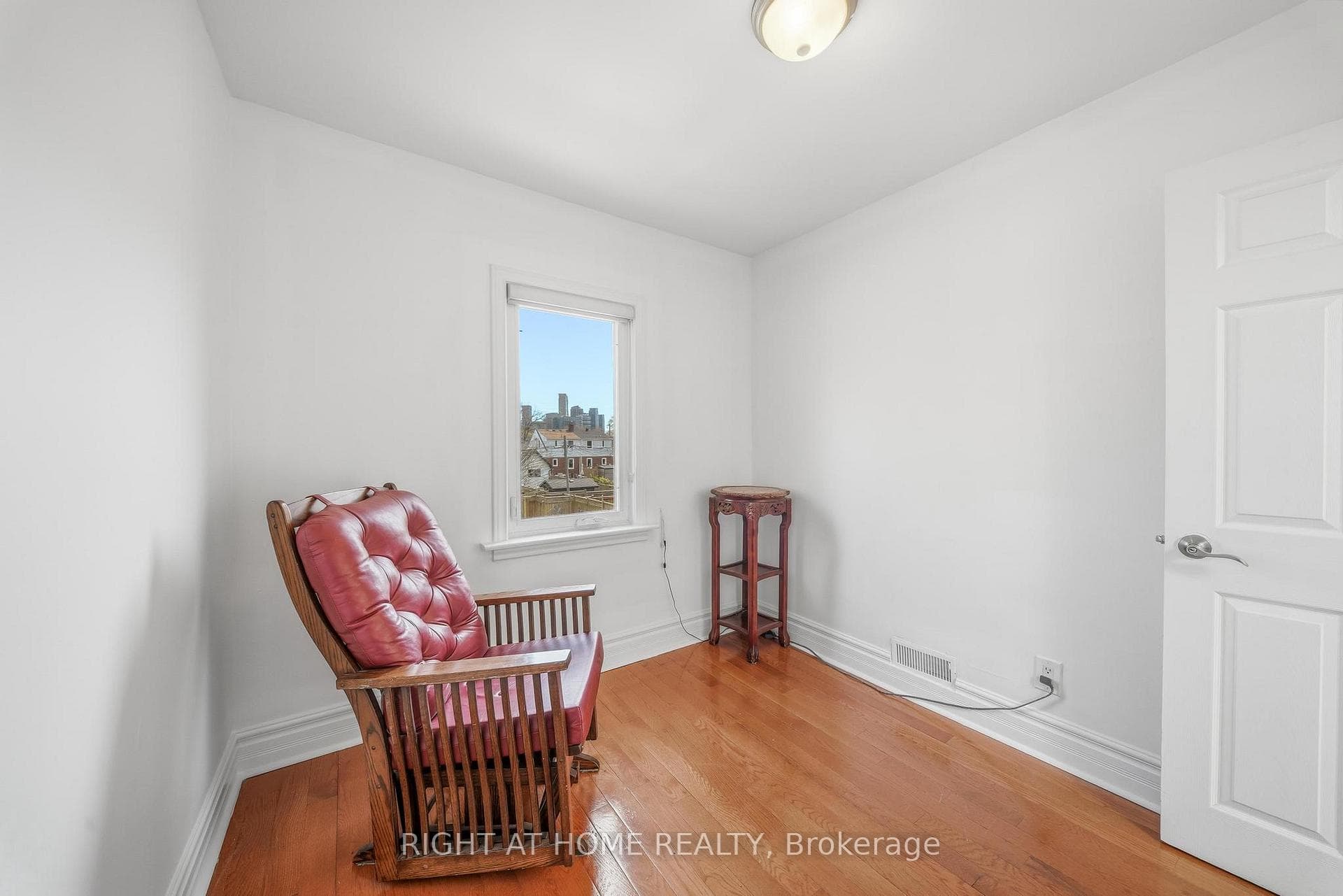 35 Dayton Avenue photo 18