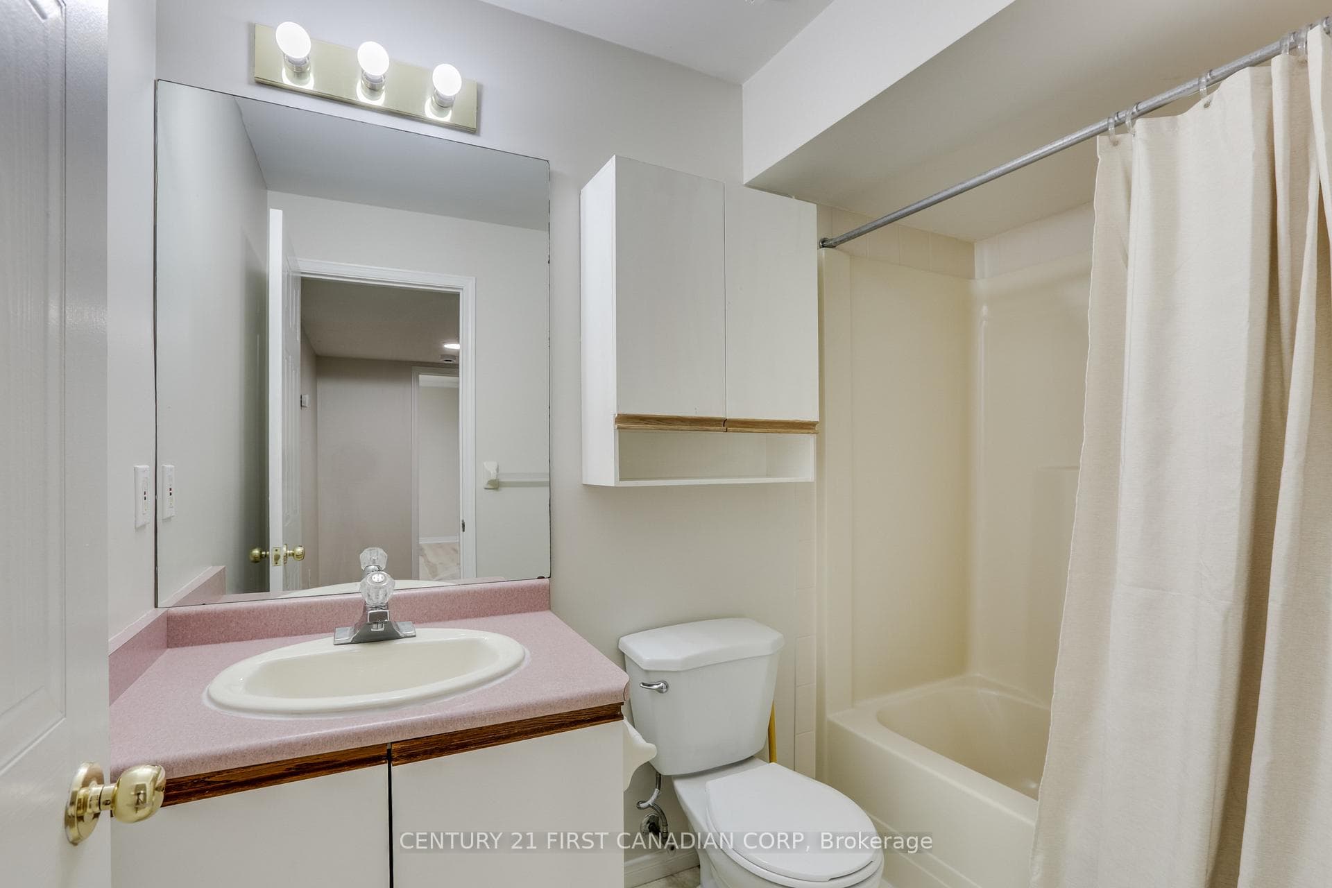604 Talltree Crescent photo 36