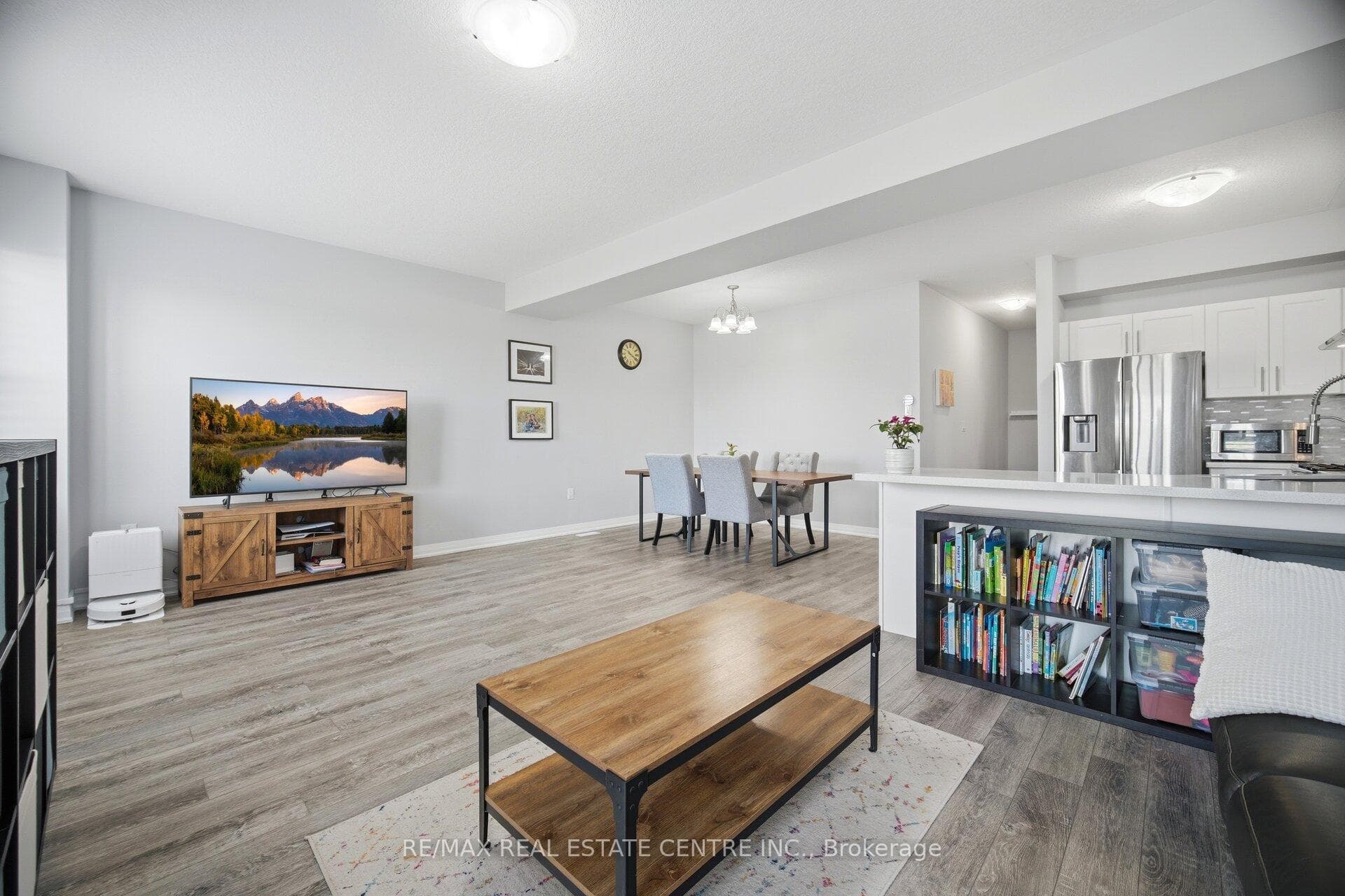 4 Laguna Village Crescent photo 22