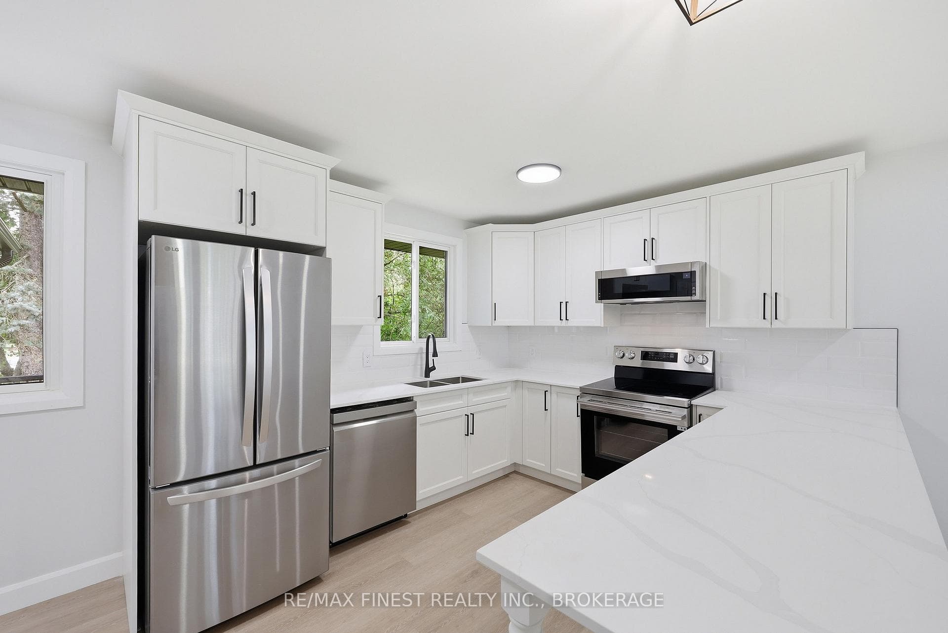 687 Willis Street photo 12