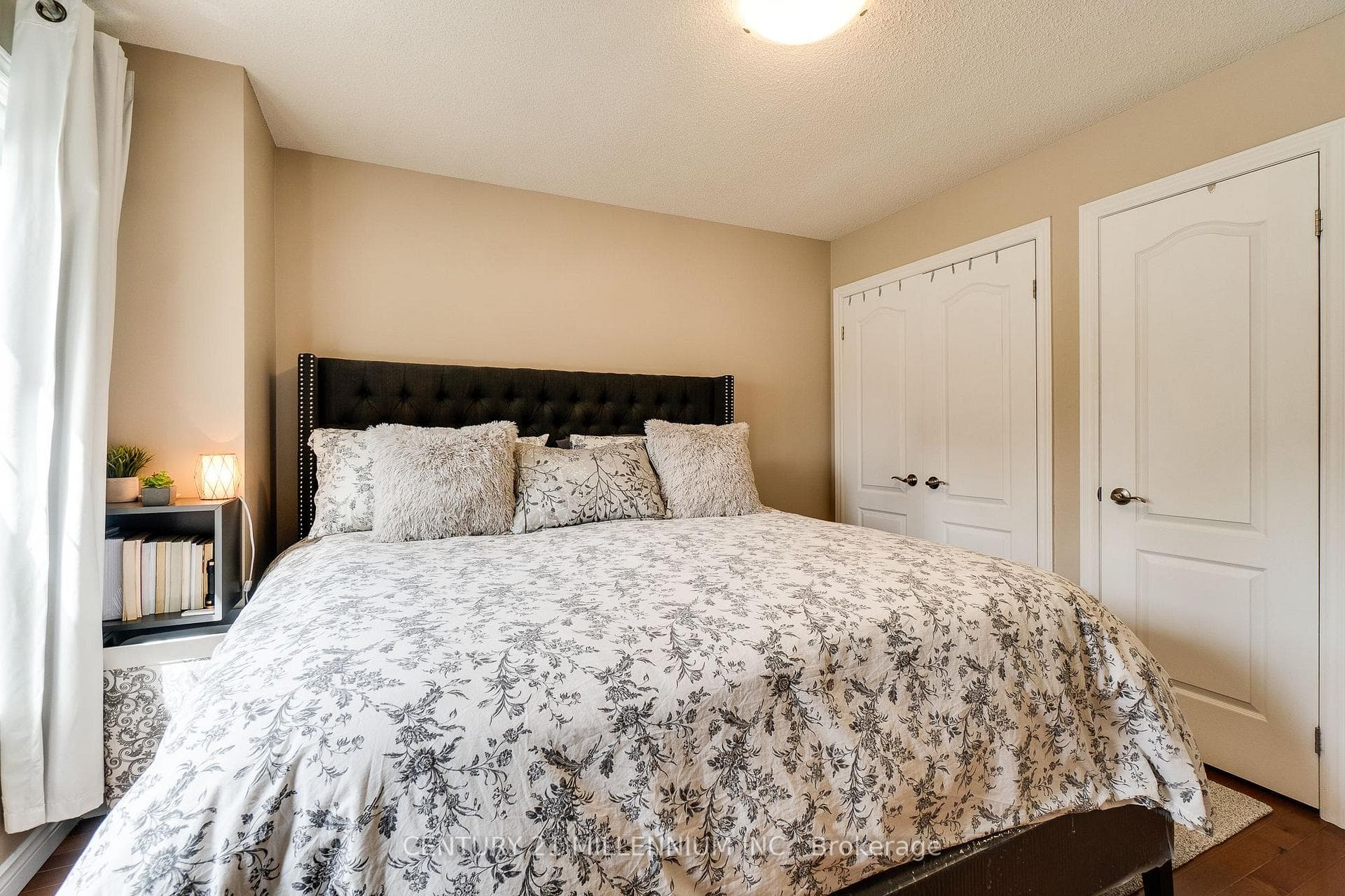 175 Fiddlers Green Road Unit 6 photo 17