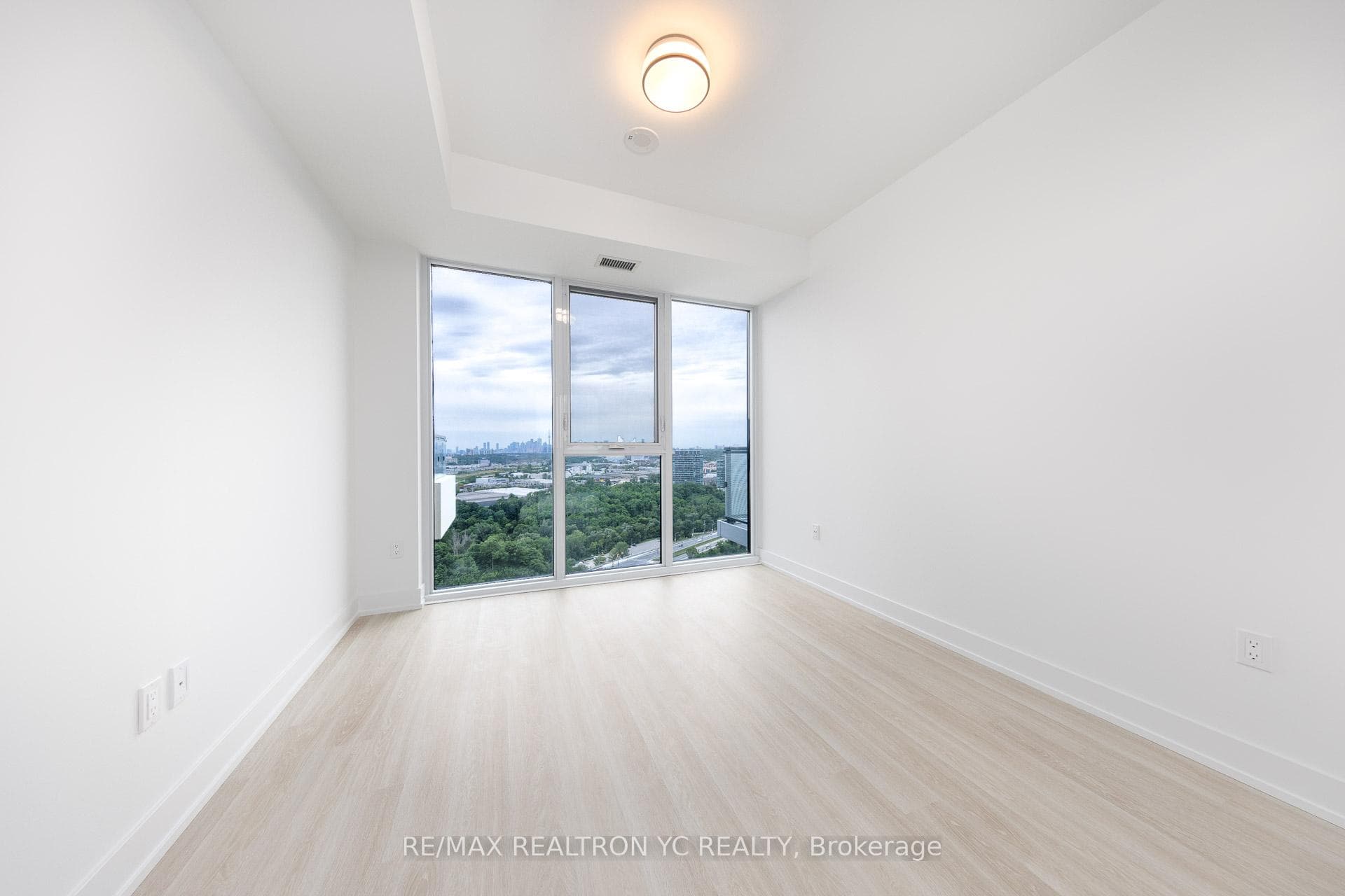 30 Inn On The Park Drive Unit 2310 photo 9