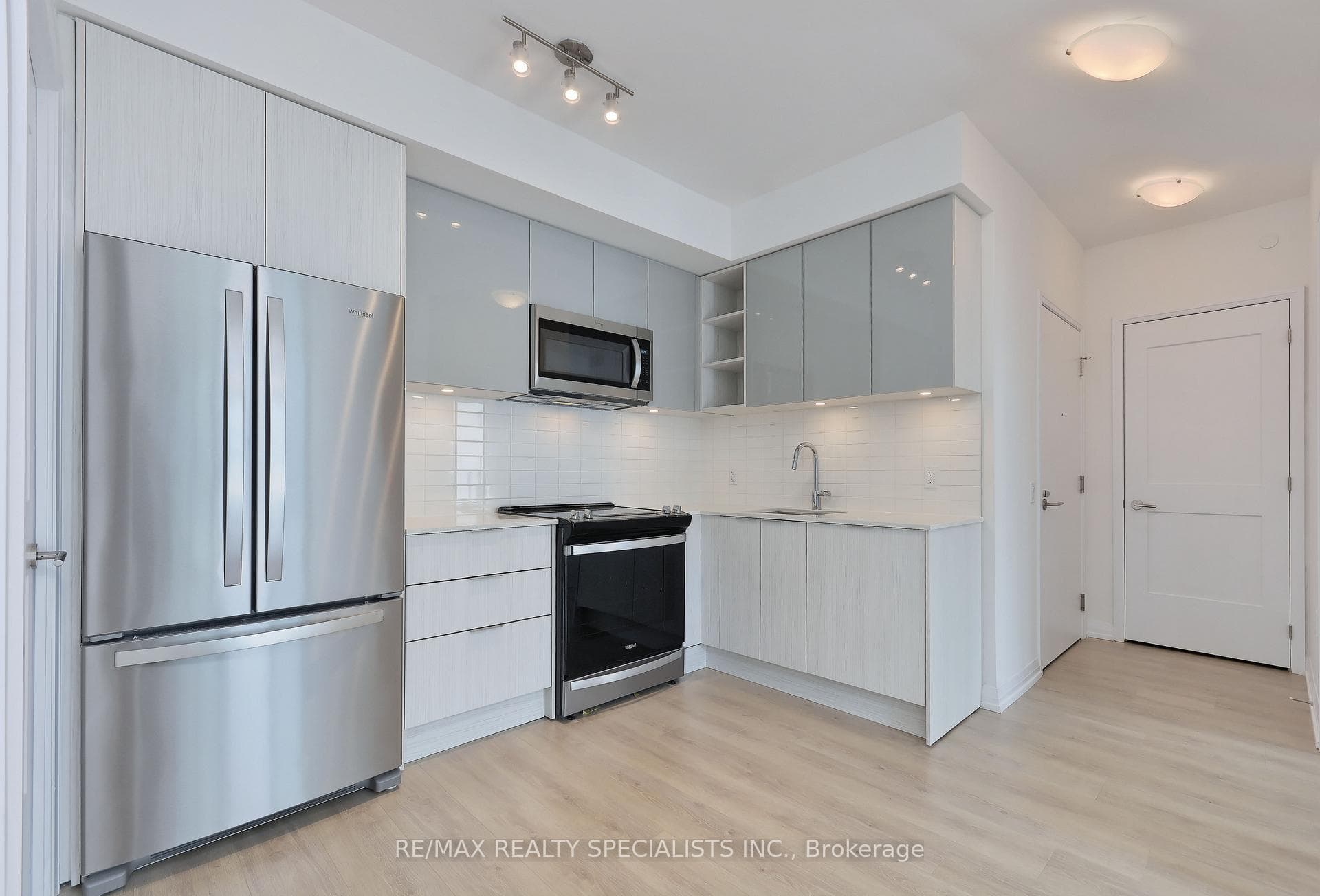 50 Dunfield Avenue Unit 2420 photo 10