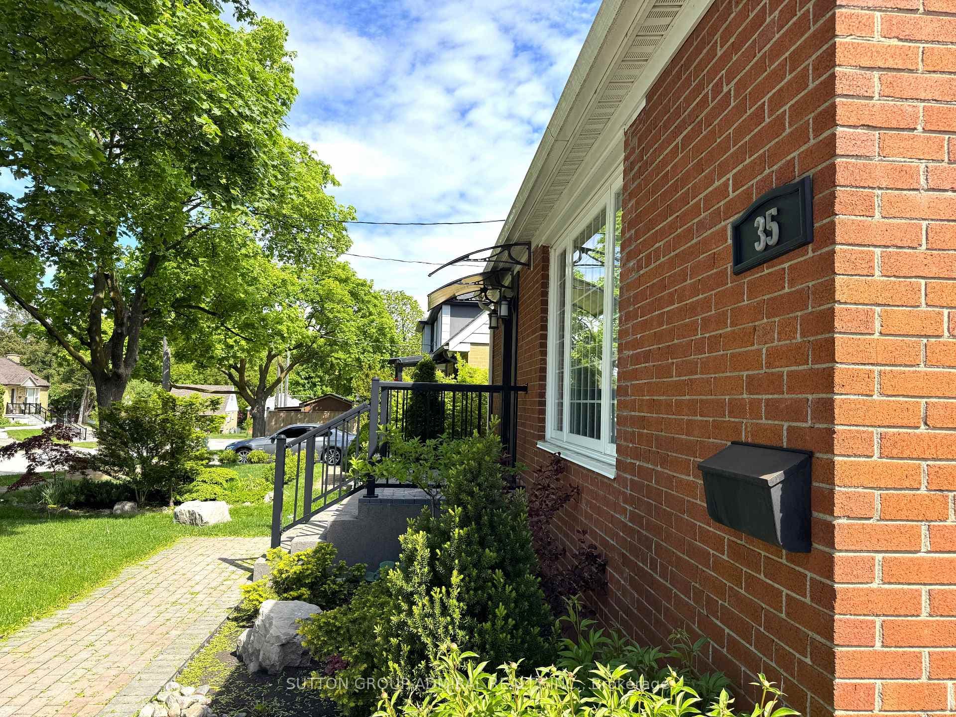 35 Coppermill Drive photo 2