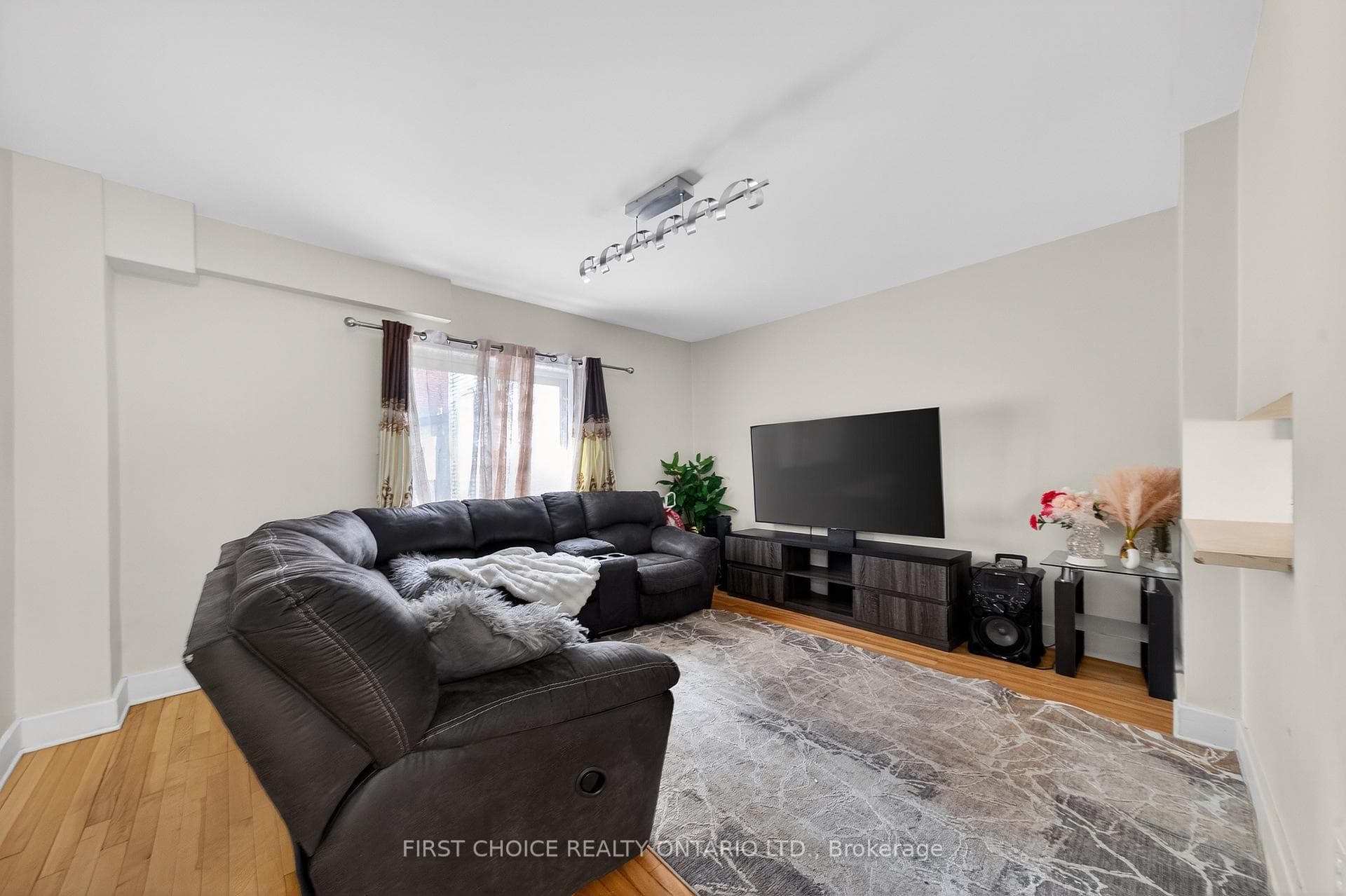 34 Gilmour Street photo 11