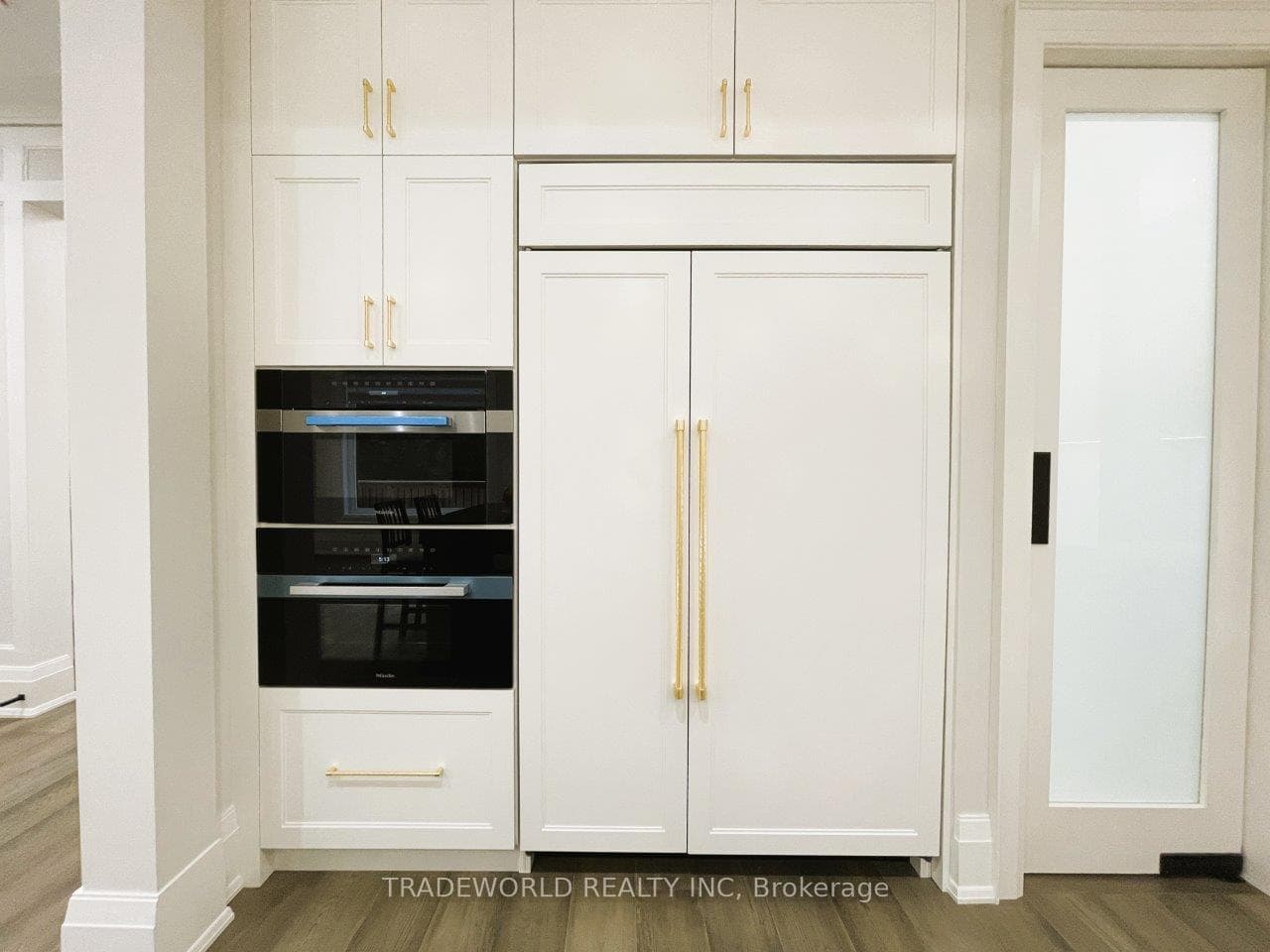 90 Fred Varley Drive photo 10